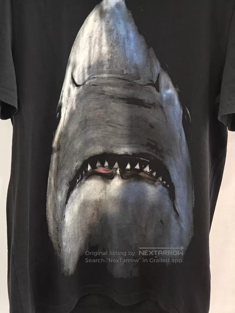 Givenchy Givenchy Shark Short Sleeve Size US S / EU 44-46 / 1 - 2 Thumbnail
