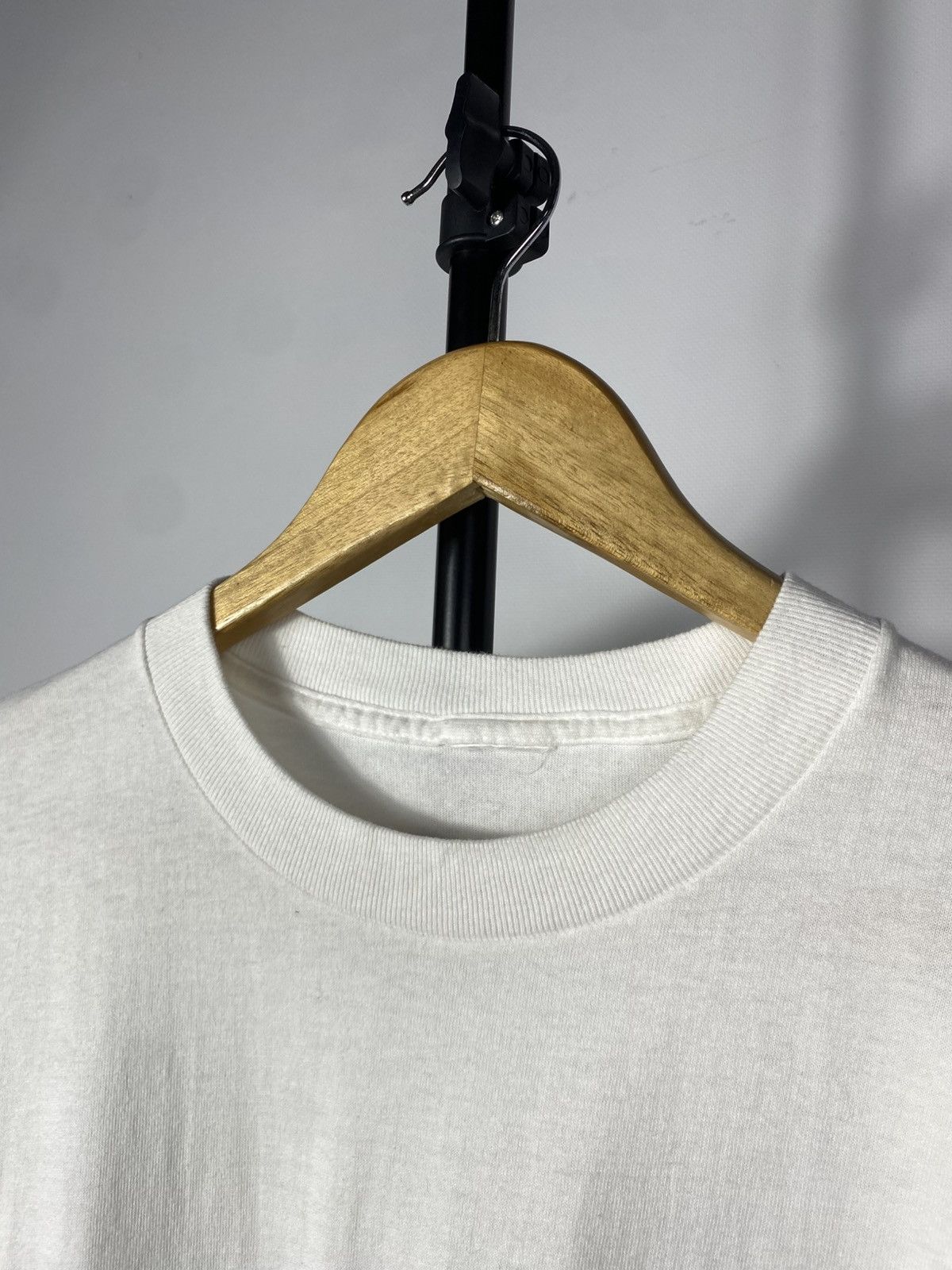 Vintage Vintage 90s Big Logo Santa Monica, CA USA Tee Shirt Size US S / EU 44-46 / 1 - 6 Thumbnail