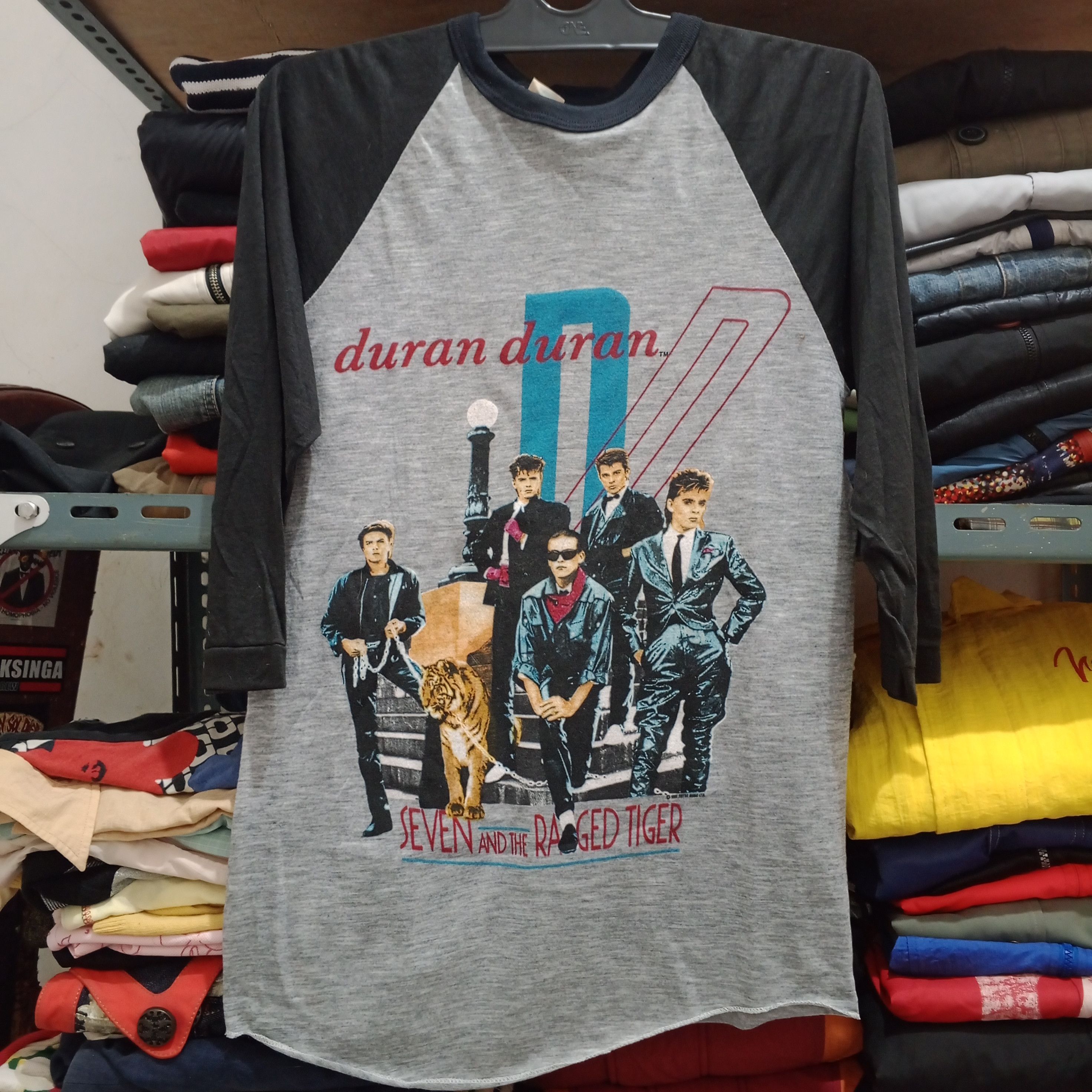 Band Tees Vintage Duran Duran Raglan Shirt 80s New Wave Band Tee Size US M / EU 48-50 / 2 - 1 Thumbnail