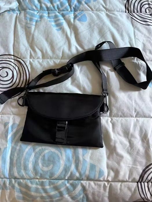 Japanese Brand Y2k buckle side bag crossbody Size ONE SIZE - 2 Thumbnail