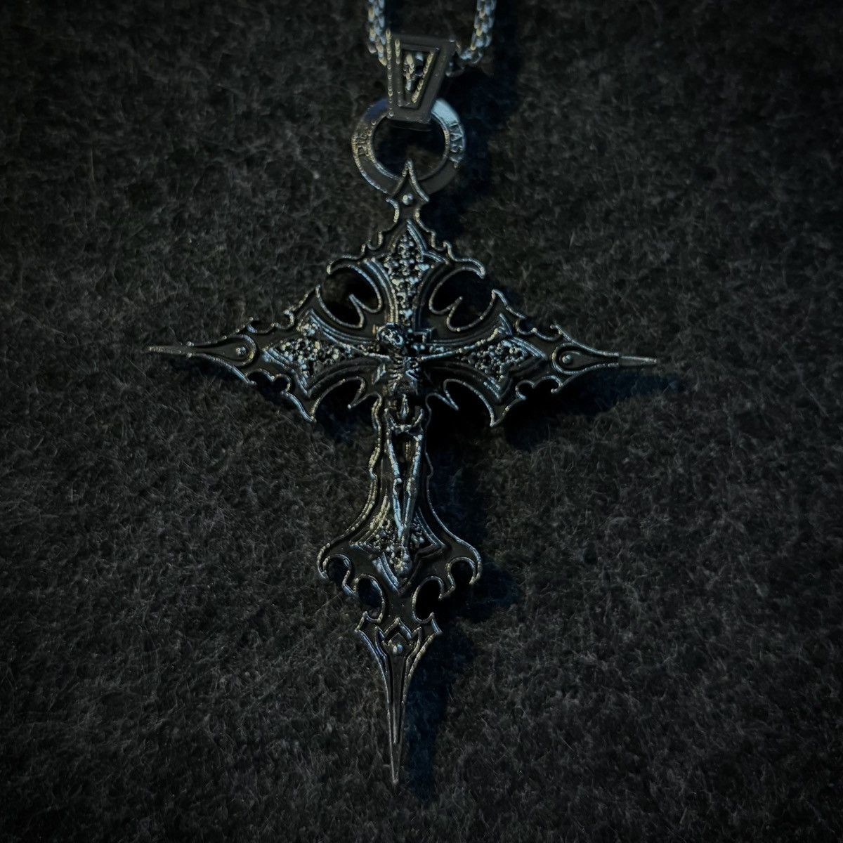 Affliction ☦︎ Y2K Cross Crucifix Necklace ☦︎ Size ONE SIZE - 1 Thumbnail