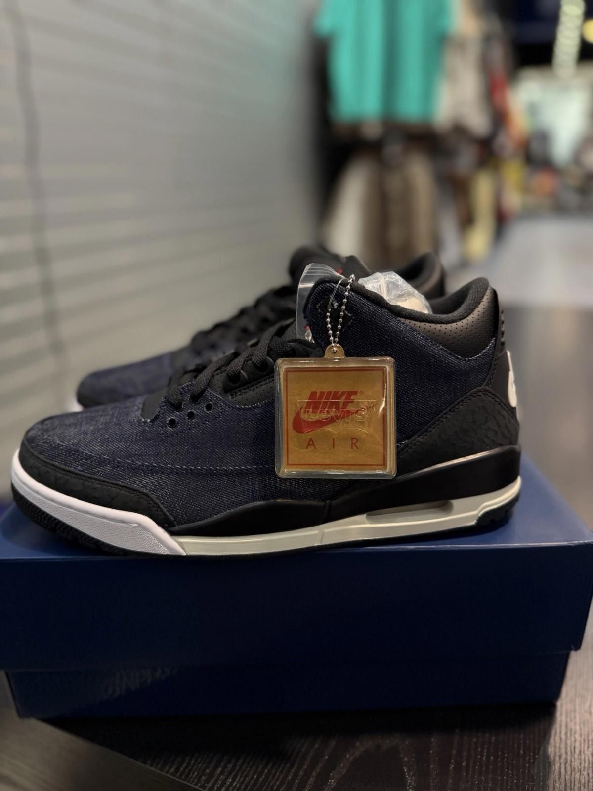 Jordan Brand Levi's x Air Jordan 3 Retro Men's Size (12) Indigo Denim Size US 12 / EU 45 - 2 Thumbnail