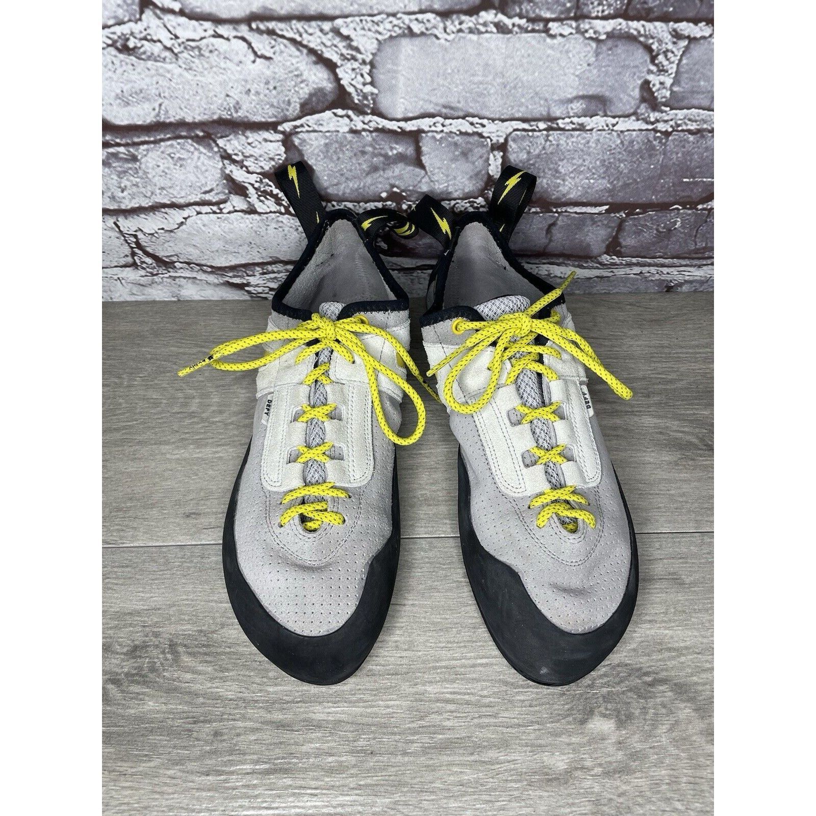 Other Evolv Defy Gray & Yellow Lace Up Climbing Shoes Fog Men Sz 1 Size US 12 / EU 45 - 22 Thumbnail
