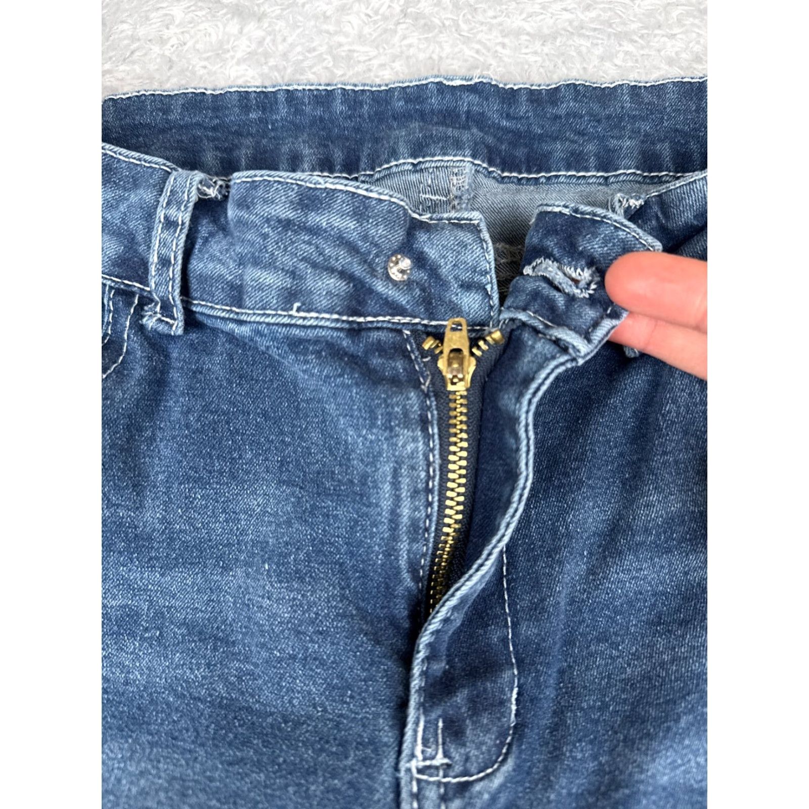 Shein SheIn Jeans Women’s 8 Blue Denim Flare Distressed Mid Rise 29x30 Cotton Blend 5-Pocket Design Vintage No Size 30" / US 8 / IT 44 - 7 Thumbnail