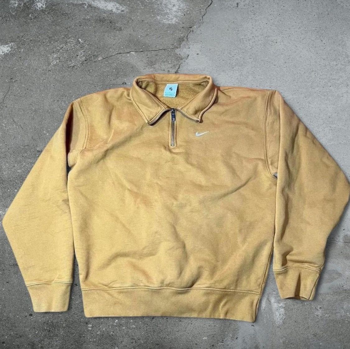 Nike NIKE GOLD PULLOVER/ QUARTER-ZIP Size US M / EU 48-50 / 2 - 1 Thumbnail