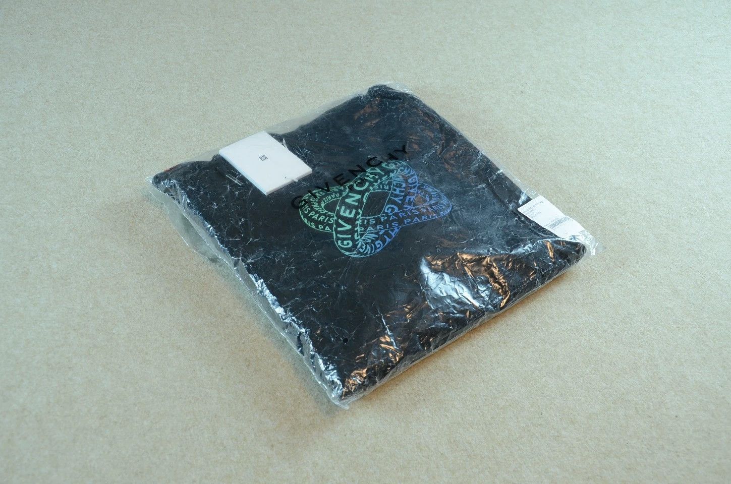 Givenchy Givenchy Eternal Ring Double Logo Black Hoodie XS Unisex Size US XS / EU 42 / 0 - 9 Thumbnail