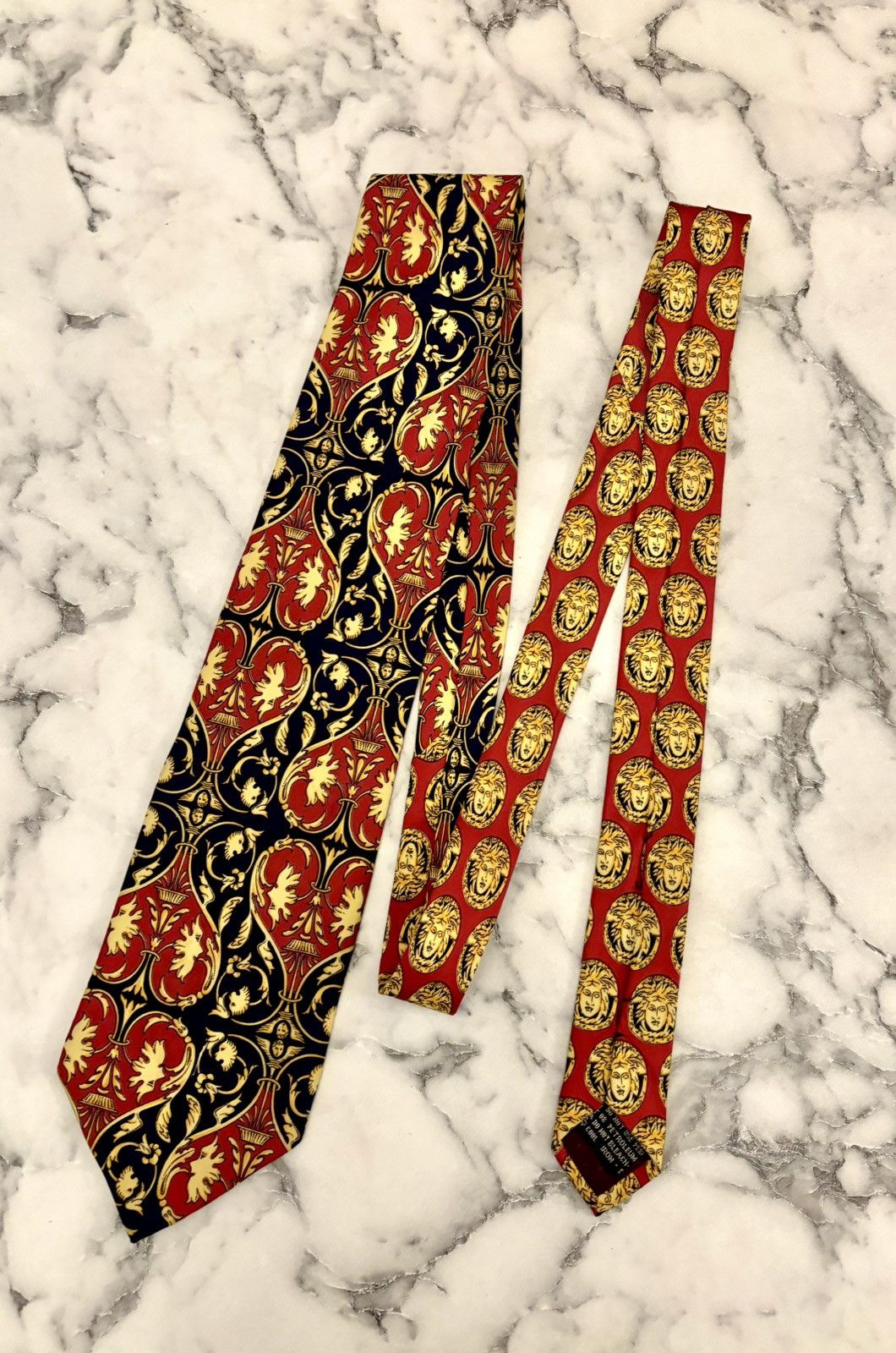 Rare 90s Gianni Versace baroque silk tie