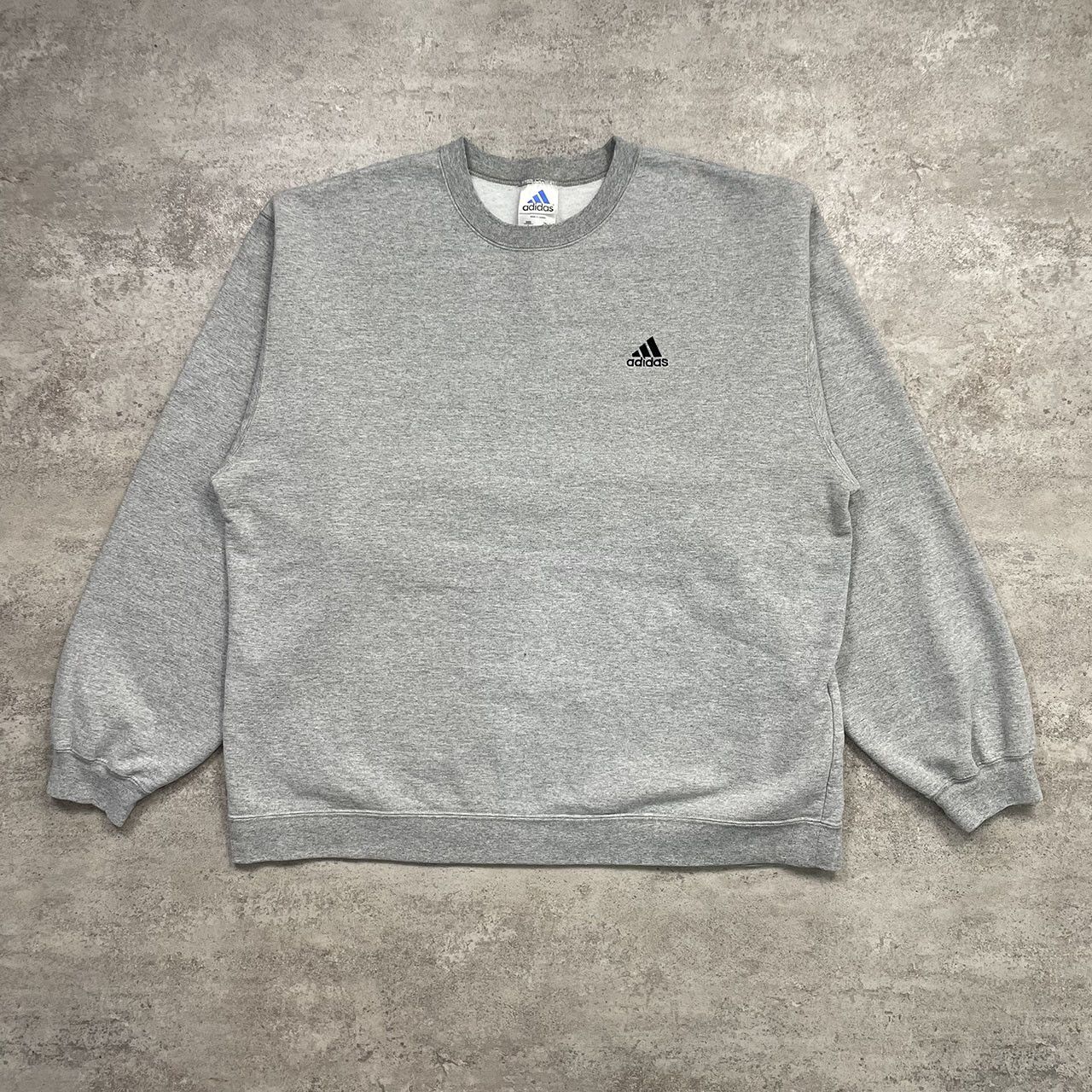 Adidas × Vintage PERFORMANCE EMBROIDERED LOGO SEATSHIRT SIZE L MADE IN CANADA Size US L / EU 52-54 / 3 - 1 Thumbnail