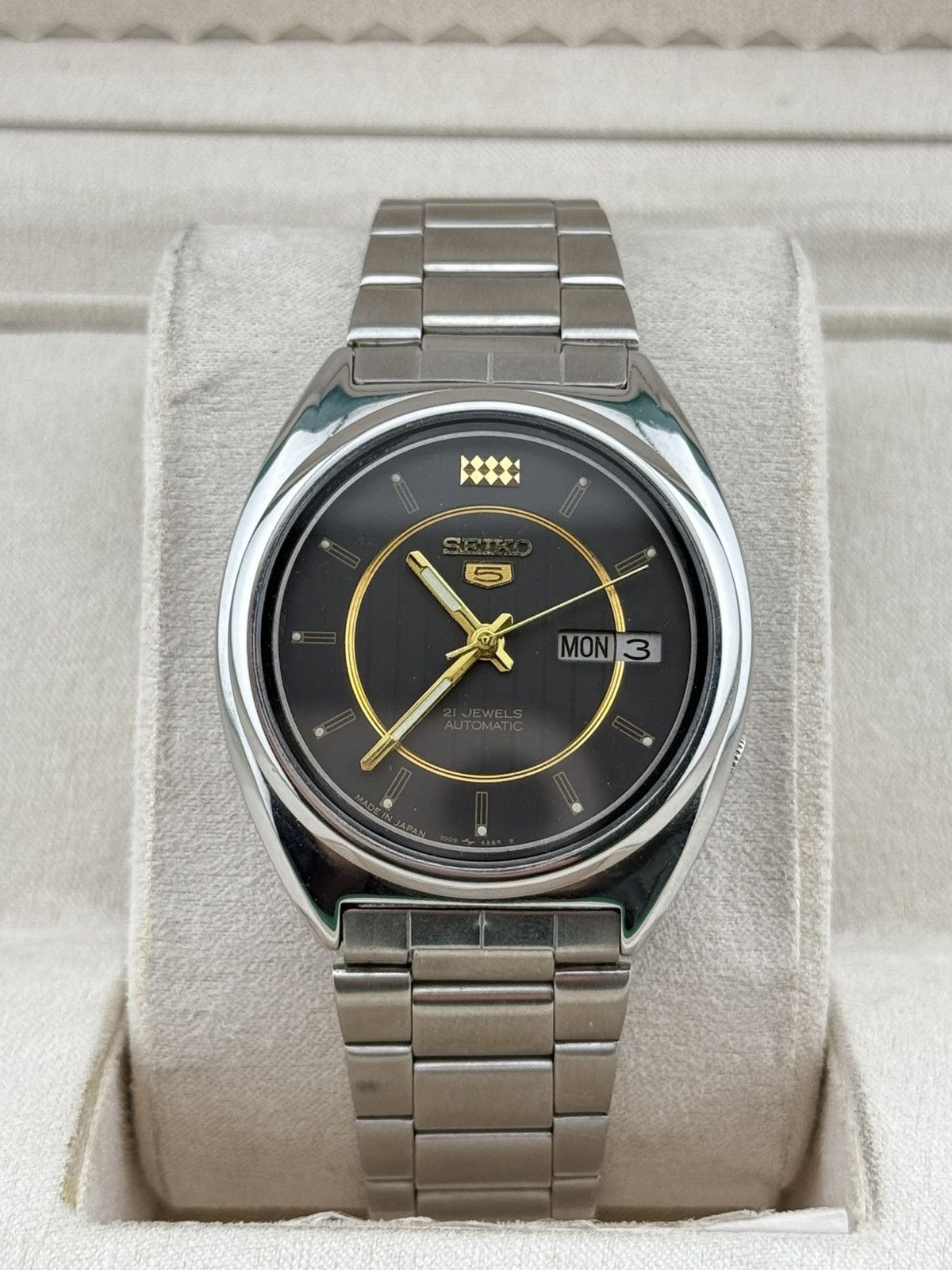 Seiko Seiko 5 7009 Black Dial 36mm Automatic Men’s Wristwatch Size 36 - 1 Thumbnail