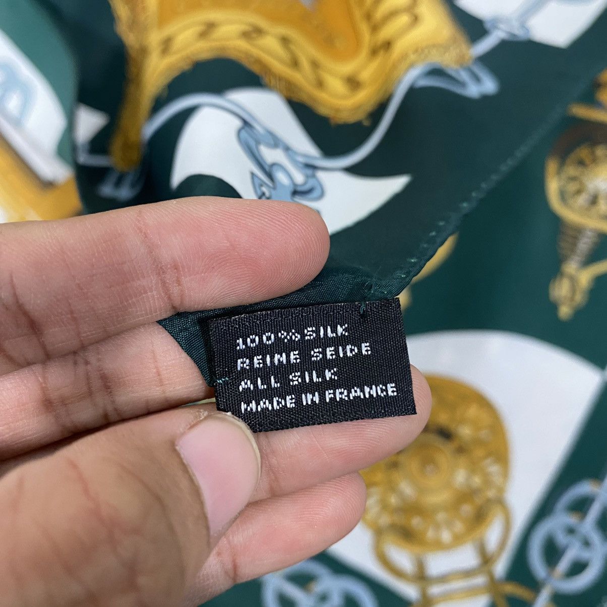 Hermes 🔥VINTAGE SCARVES HERMES SILK MADE IN FRANCE Size ONE SIZE - 12 Thumbnail