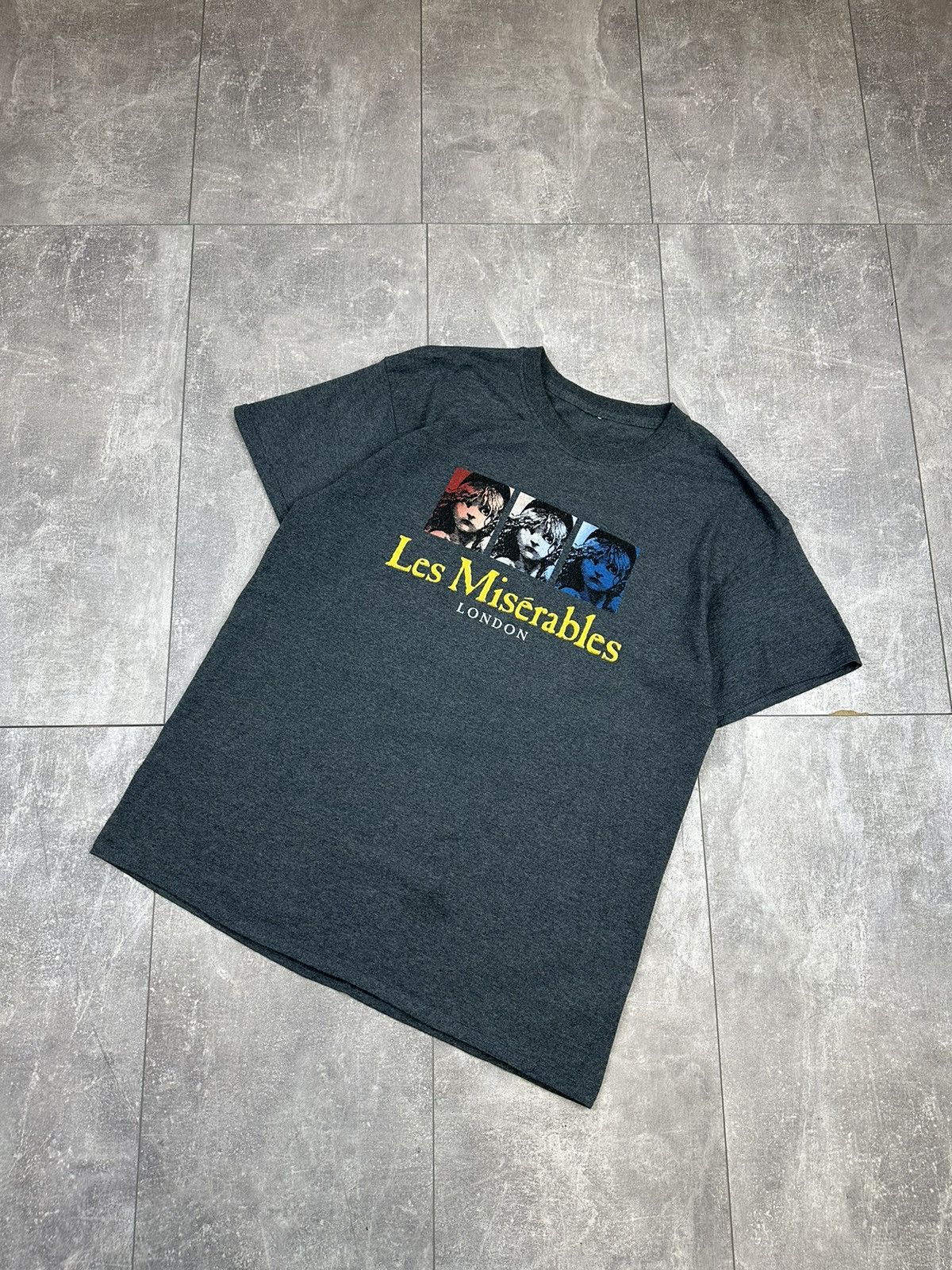 Band Tees Vintage Les Miserables Movie Graphic Tee Size US M / EU 48-50 / 2 - 5 Thumbnail