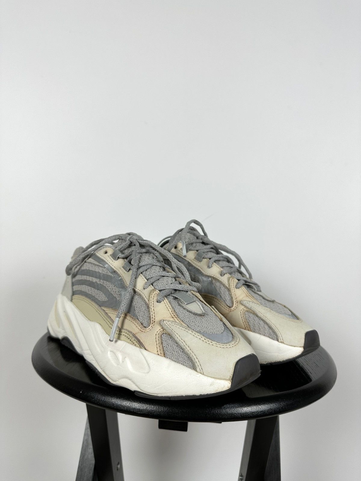 Adidas Adidas Yeezy Boost 700 V2 Cream Sneakers Size US 9.5 / EU 42-43 - 7 Thumbnail