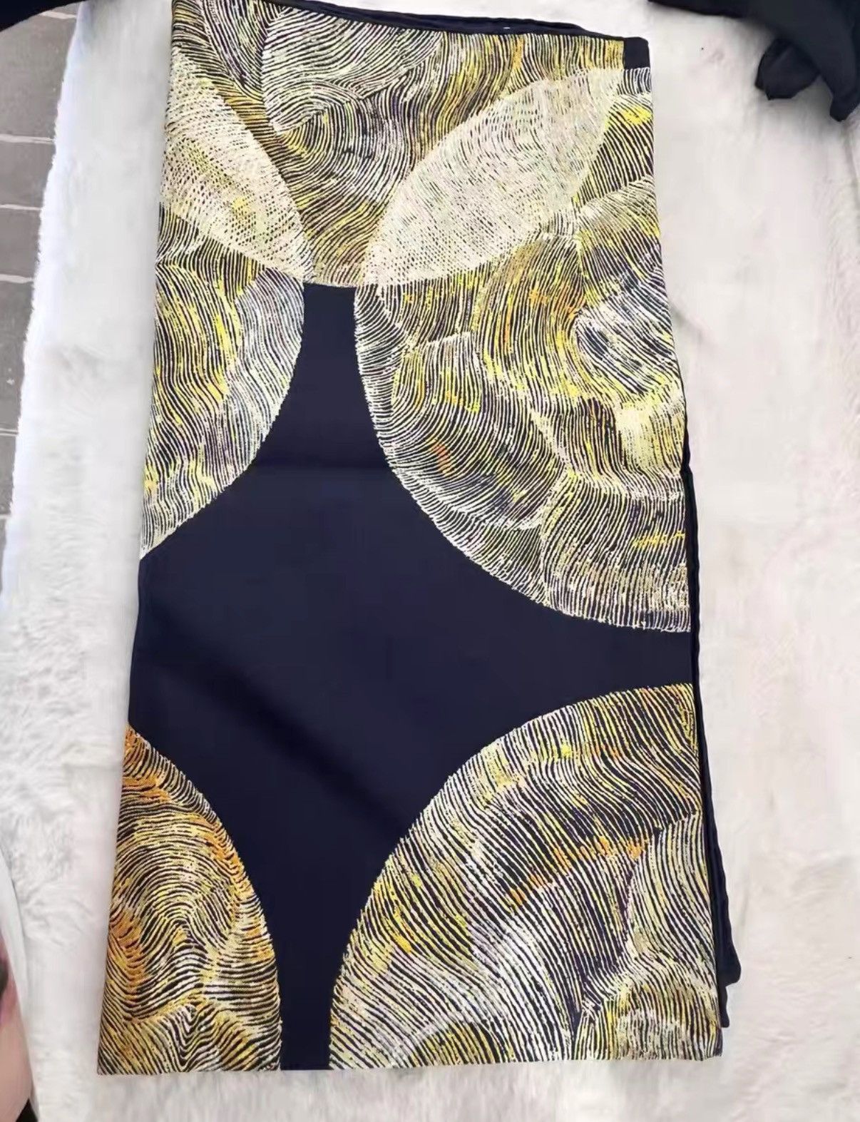 Chanel Chanel limited-edition camellia moon phase silk scarf J38 Size ONE SIZE - 4 Thumbnail