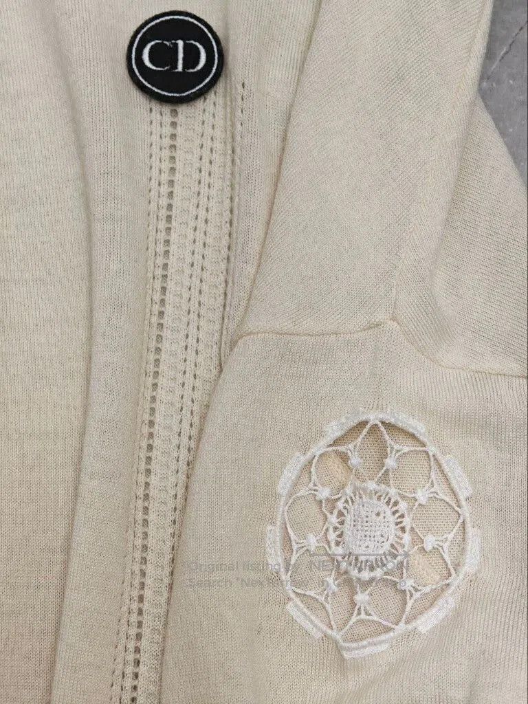Dior dior logo wool top in beige color. Size US M / EU 48-50 / 2 - 4 Thumbnail