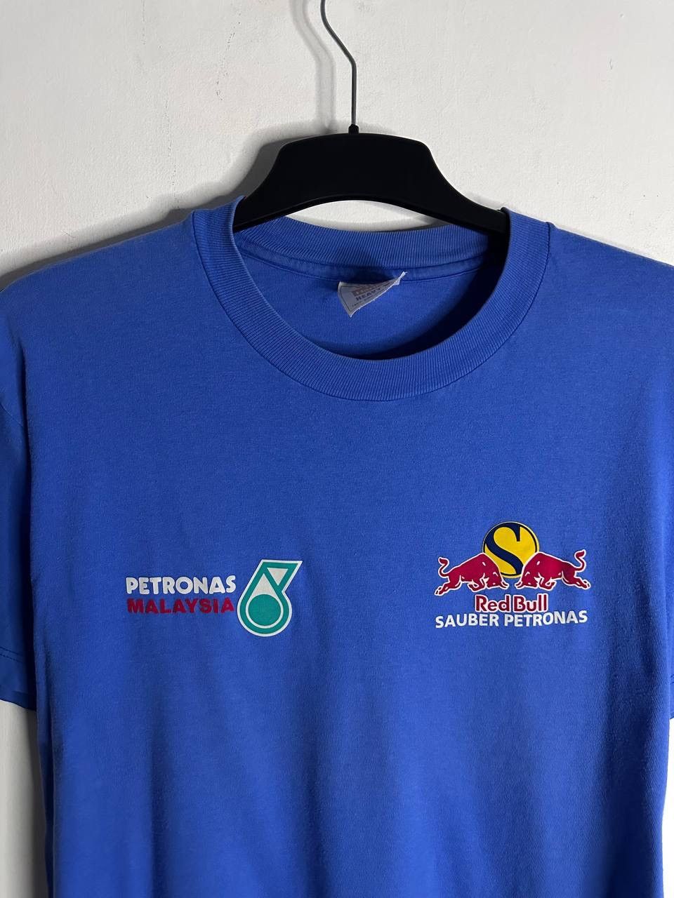 Red Bull Vintage Red Bull Sauber Petronas F1 T-Shirt Hanes Heavy L Size US L / EU 52-54 / 3 - 3 Thumbnail