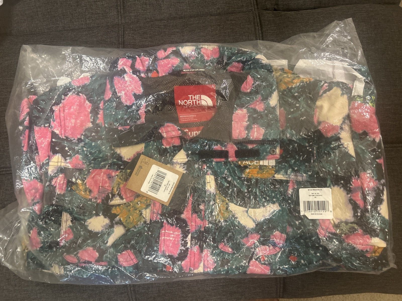 Supreme × The North Face Supreme The North Face Trekking Convertible Jacket Flowers Size US XL / EU 56 / 4 - 4 Thumbnail