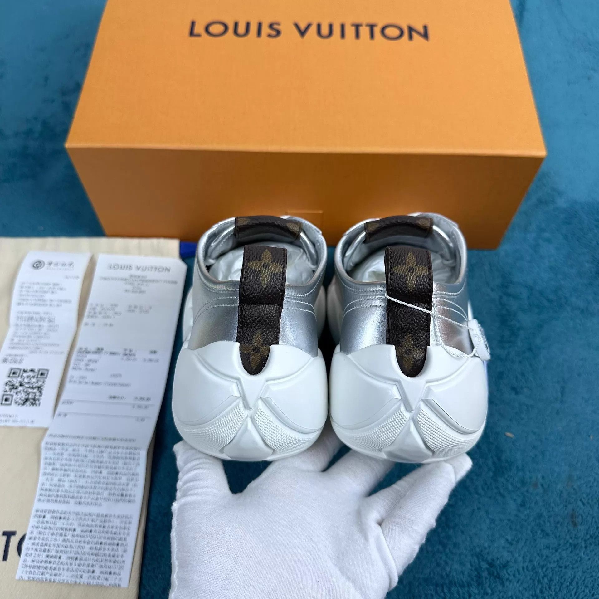 Louis Vuitton LV Lambskin Metallic Platform LowTop Sneaker Silver Size US 7.5 / IT 37.5 - 4 Thumbnail