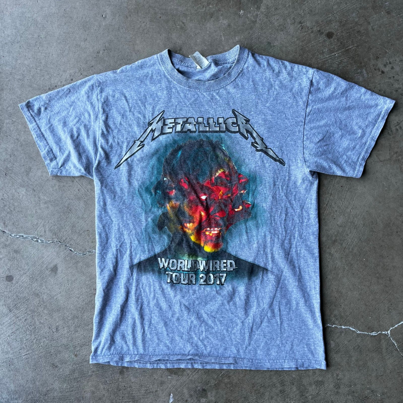 Vintage METALLICA WORLDWIRED TOUR 2017 GRAY TEE SHIRT FITS SMALL Size US S / EU 44-46 / 1 - 1 Thumbnail