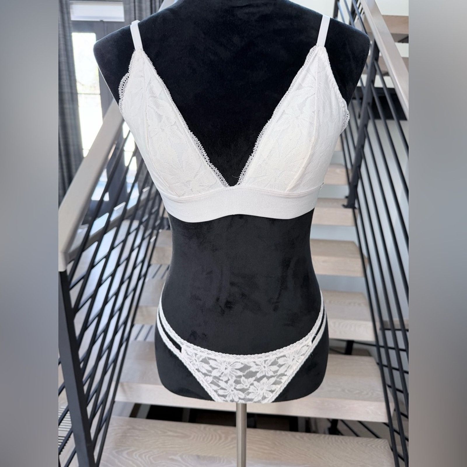 Other White Lace Bralette and Panties Panty Set Bra M panties S Size ONE SIZE - 1 Thumbnail