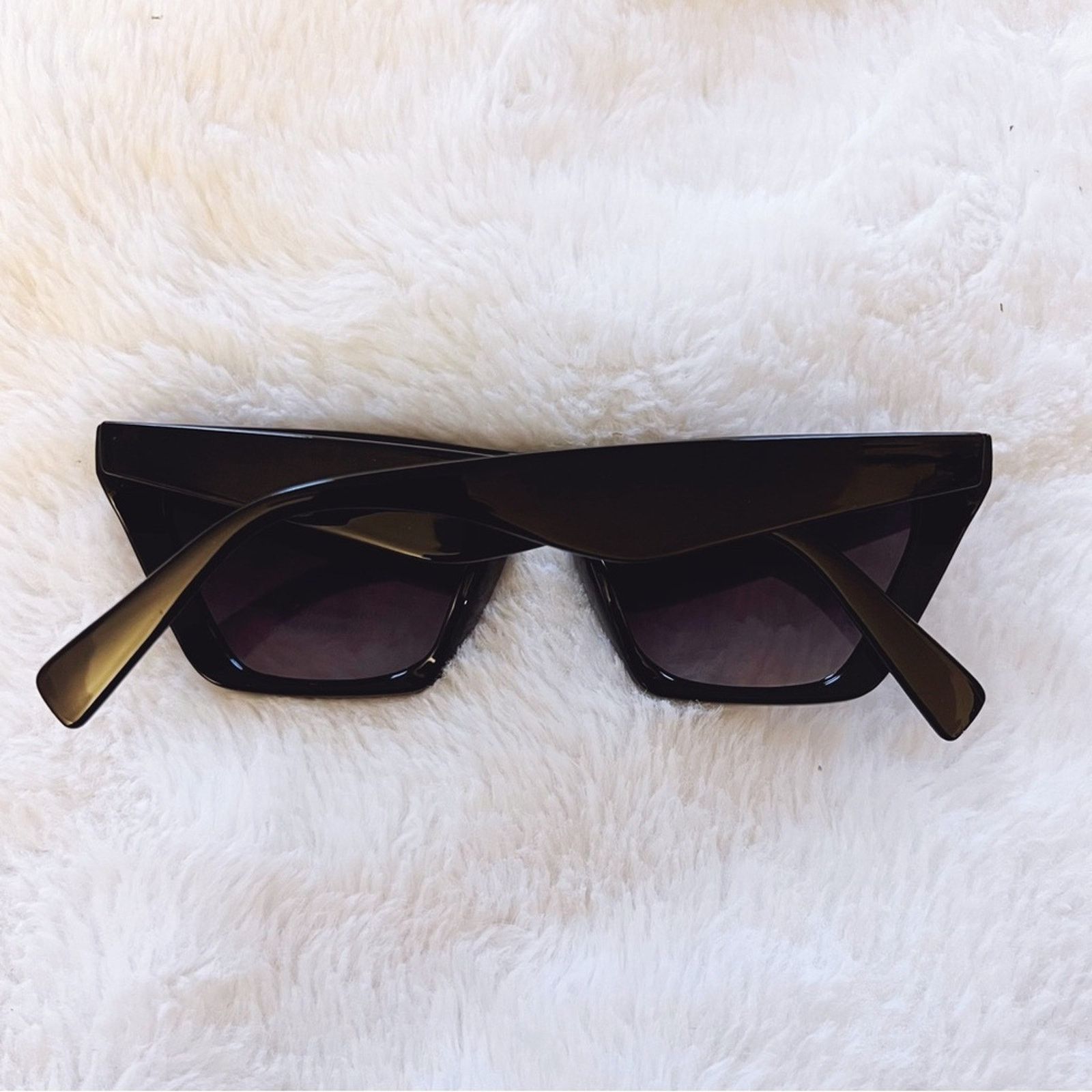 Other Lucy Black Sleek Square Frame Sunglasses Size ONE SIZE - 10 Thumbnail
