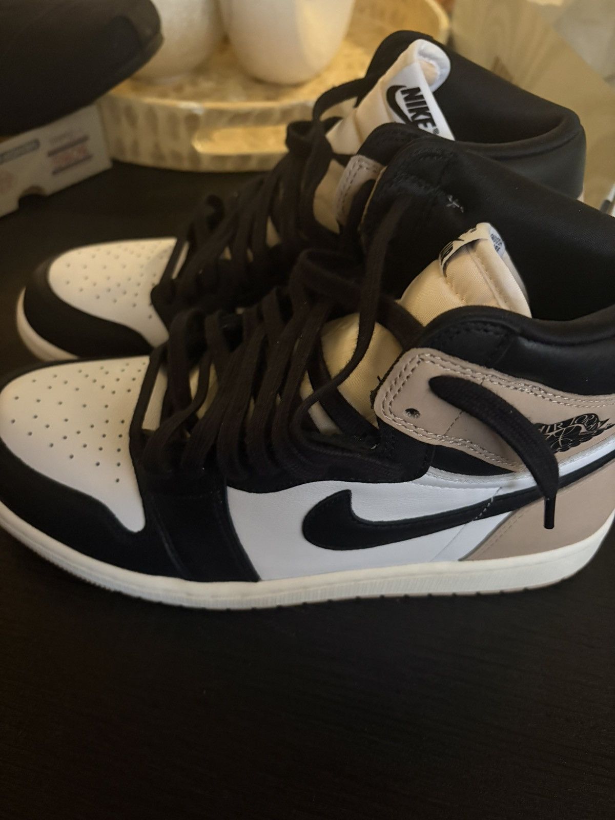 Jordan Brand Nike Air Jordan 1 Retro High OG “Latte” Size US 11 / IT 41 - 3 Thumbnail