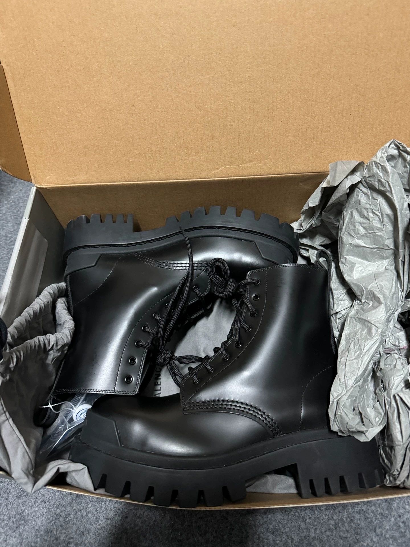 Balenciaga Balenciaga Tractor Black Patent Leather Martens Boots 37 Size US 6.5 / IT 36.5 - 9 Thumbnail