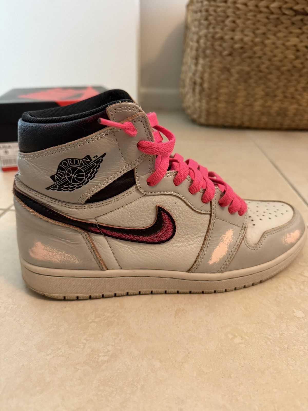Jordan Brand Air Jordan 1 SB NY to Paris DS Size US 8 / EU 41 - 10 Thumbnail