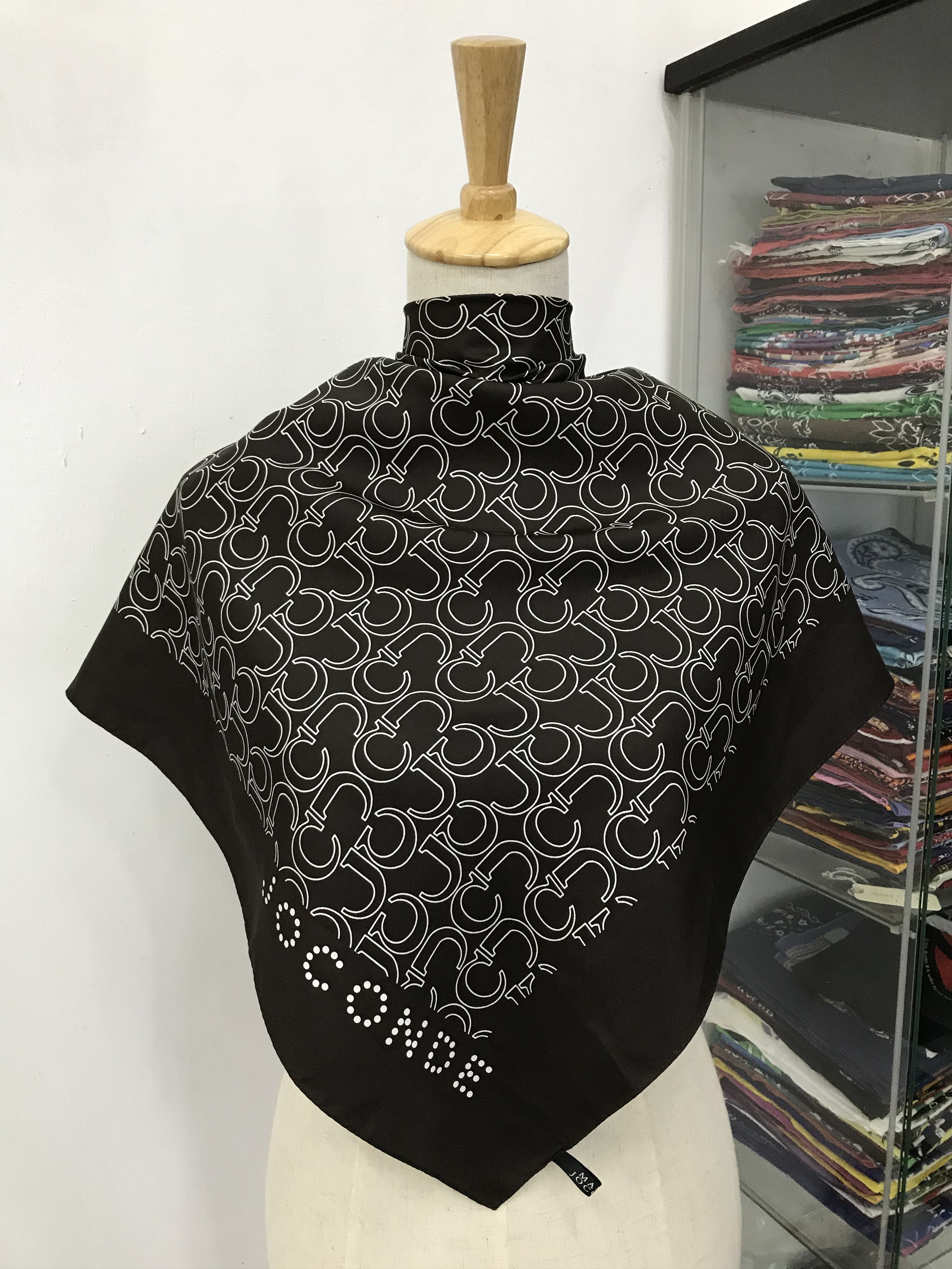 Vintage Vintage Joconde Silk Scarf Size ONE SIZE - 1 Thumbnail