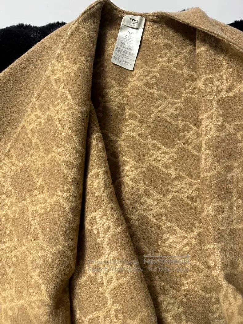 Fendi Fendi Stole Size ONE SIZE - 2 Thumbnail