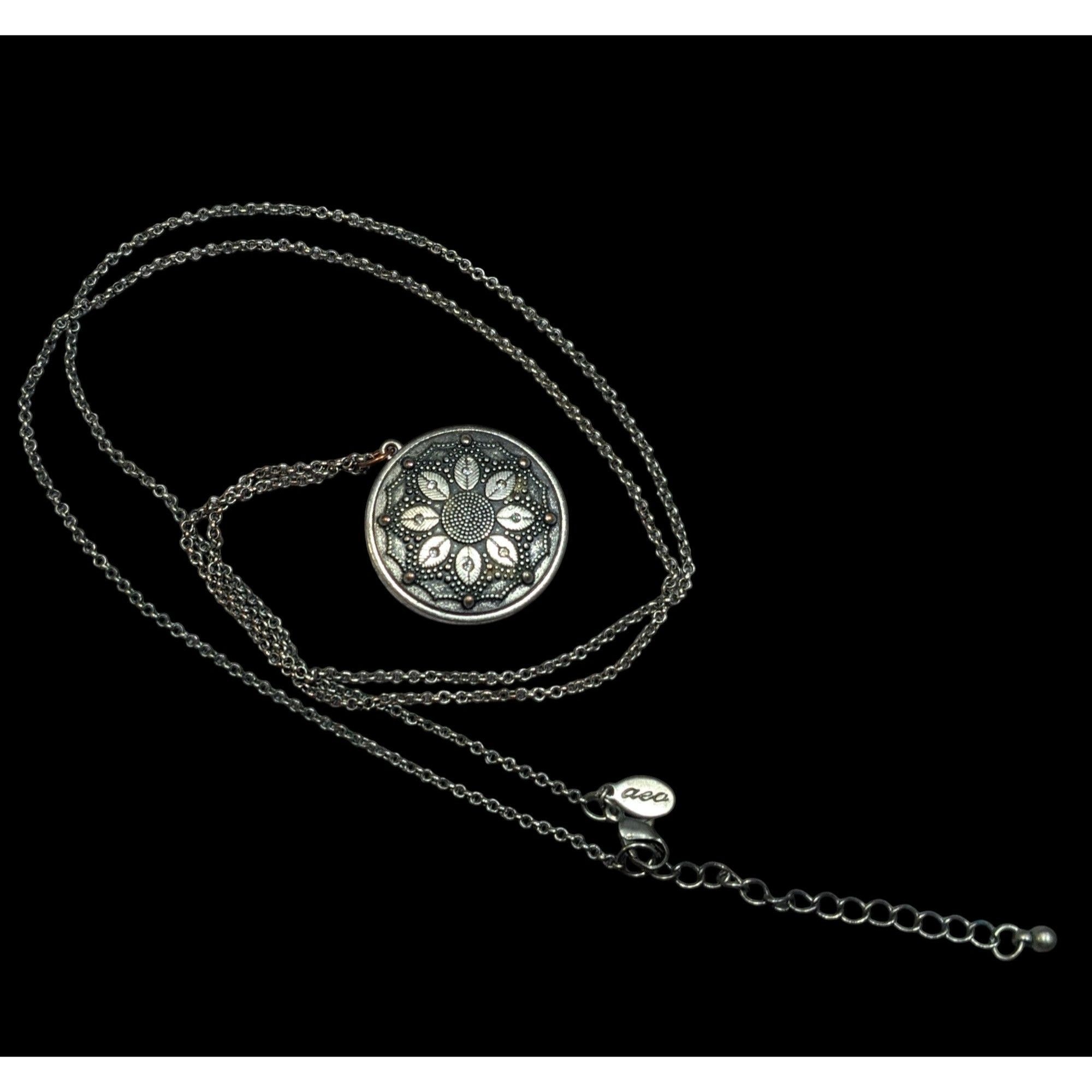 American Eagle Outfitters Bohemian Vintage Y2K AEO Floral Engraved Silver Tone Pendant Size ONE SIZE - 1 Thumbnail