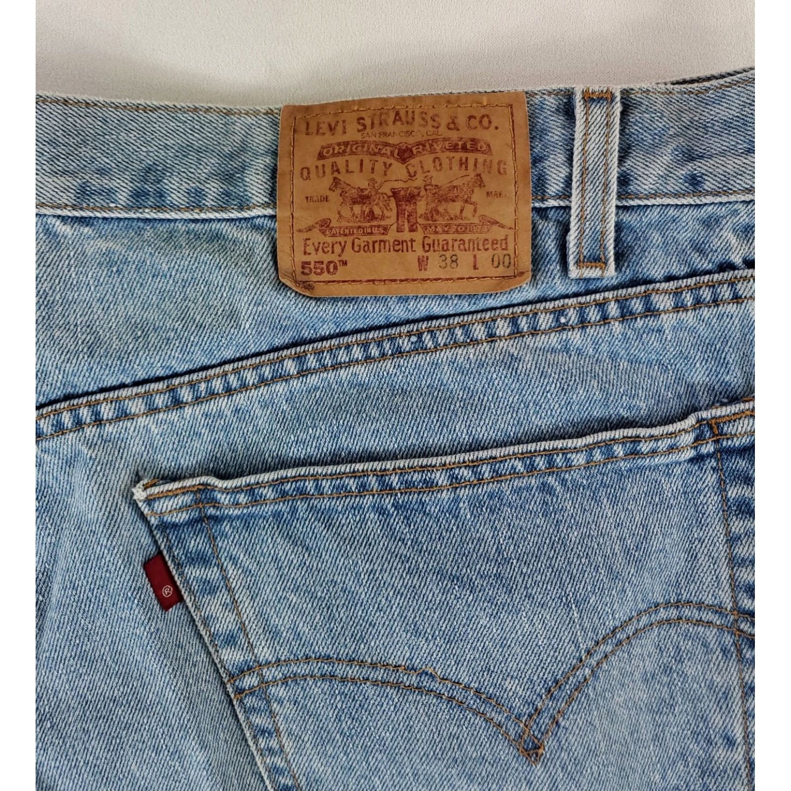 Levi's VINTAGE Levi's 550 Shorts Jean VTG Y2K Blue 10 Inseam Mens 38 40 Actual Jorts Regular Relaxed Men Size US 38 / EU 54 - 4 Thumbnail