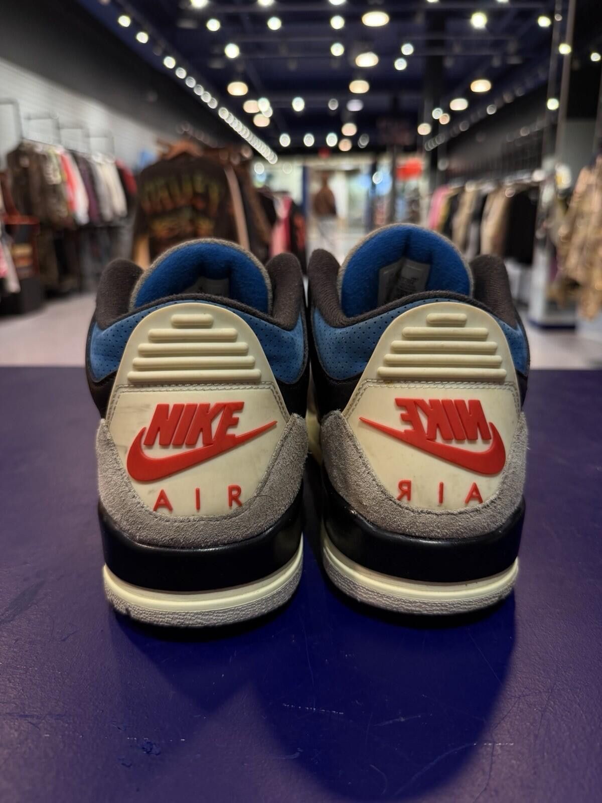 Jordan Brand Size 9.5 - Air Jordan 3 Retro OG Rare Air (IB8967-004) Size US 9.5 / EU 42-43 - 4 Thumbnail