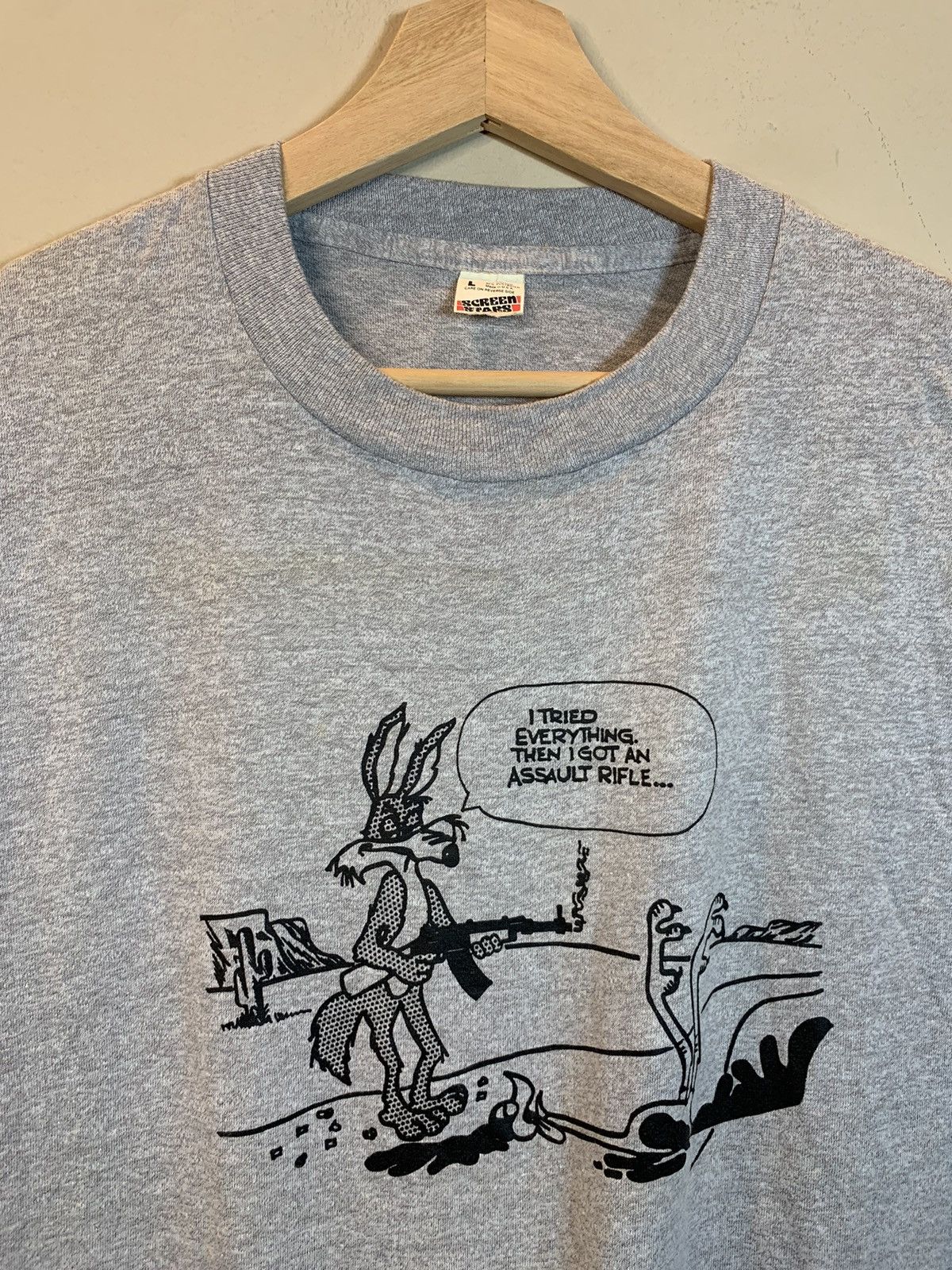 *RARE* Vintage 1980’s Wile E Coyote Assault Rifle Ak47 Shirt