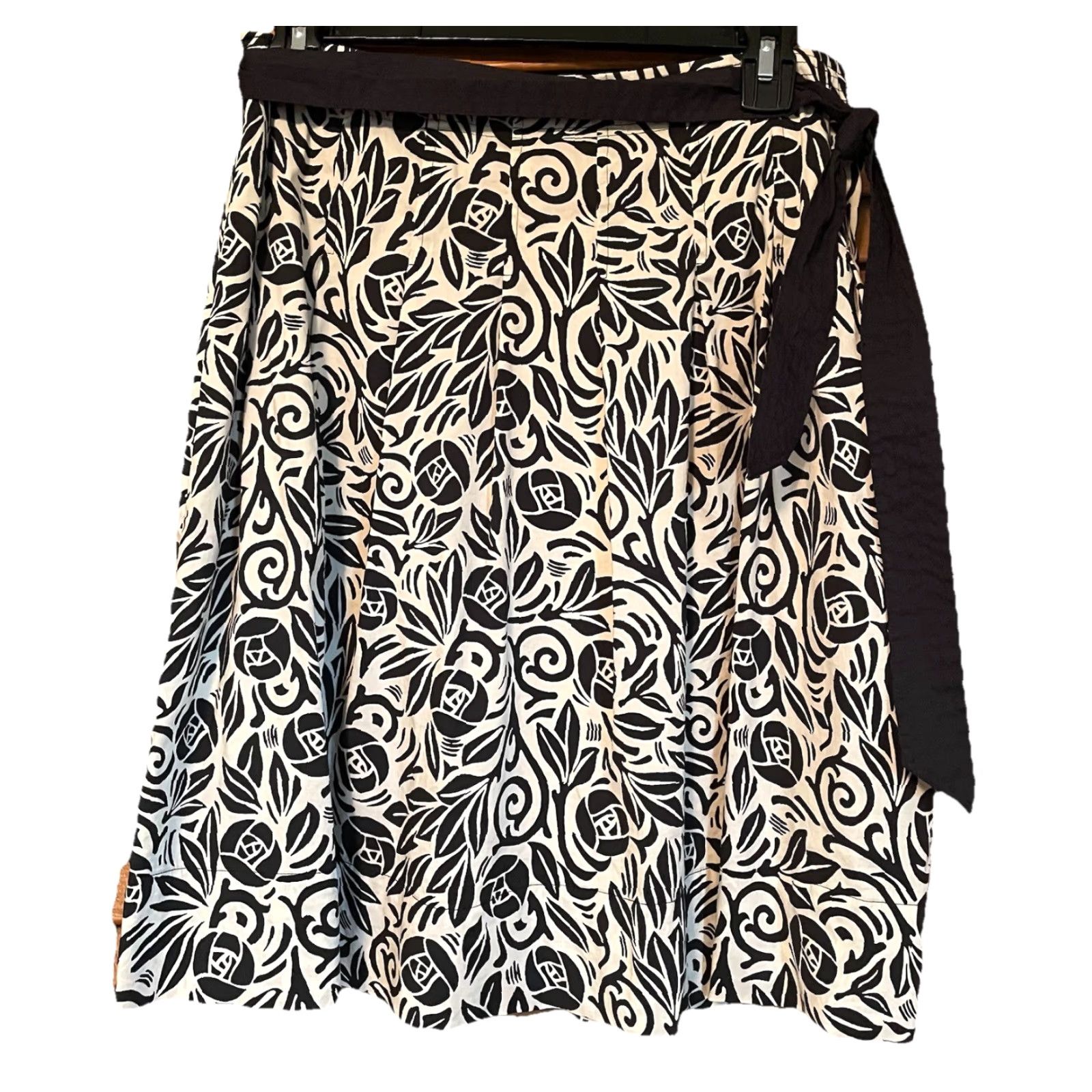 Bcbgmaxazria BCBGMAXAZRIA Skirt Adults Womens Knee Length A-Line Black Cream Silk Belted 2 MacIntosh Rose Morris Vintage No Size 26" / US 2 / IT 38 - 2 Thumbnail
