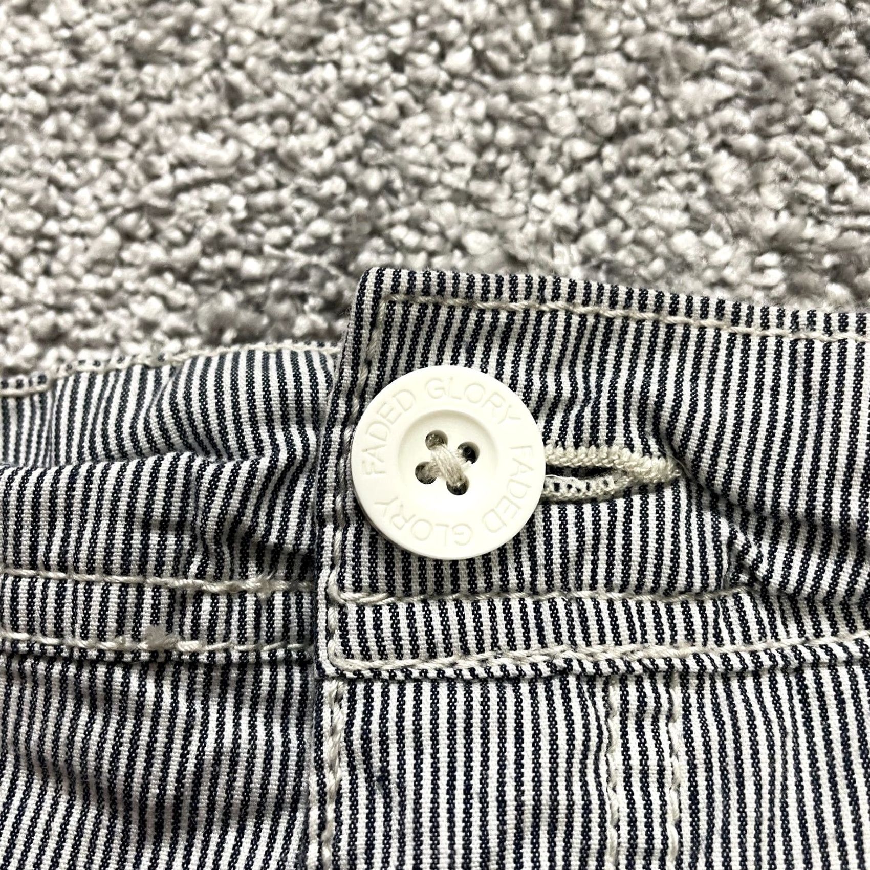 Faded Glory Faded Glory Bermuda Shorts Womens 18 Blue Striped Pockets High Rise Knit Shorts Casual Summer 18 Womens Size 40" / US 18 - 7 Thumbnail