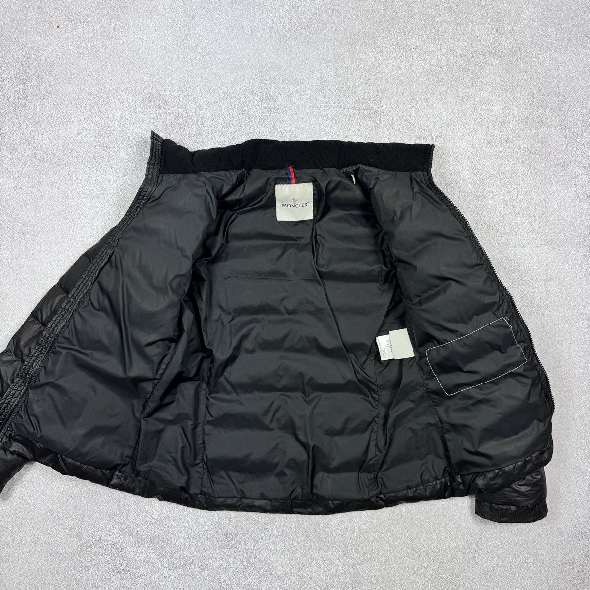 Moncler Women`s Moncler Nylon Puffer Jacket Authentic Size 1 / S-M Size M / US 6-8 / IT 42-44 - 4 Thumbnail