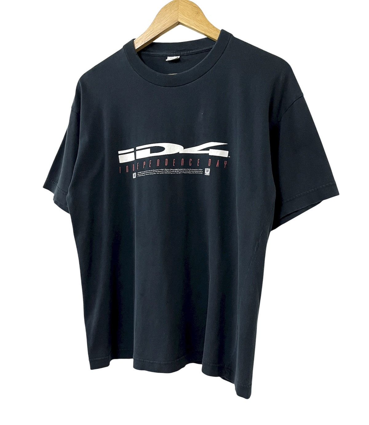 Vintage VINTAGE 90s INDEPENDENCE DAY 4 ACTION SCI FI MOVIE TSHIRT Size US L / EU 52-54 / 3 - 4 Thumbnail