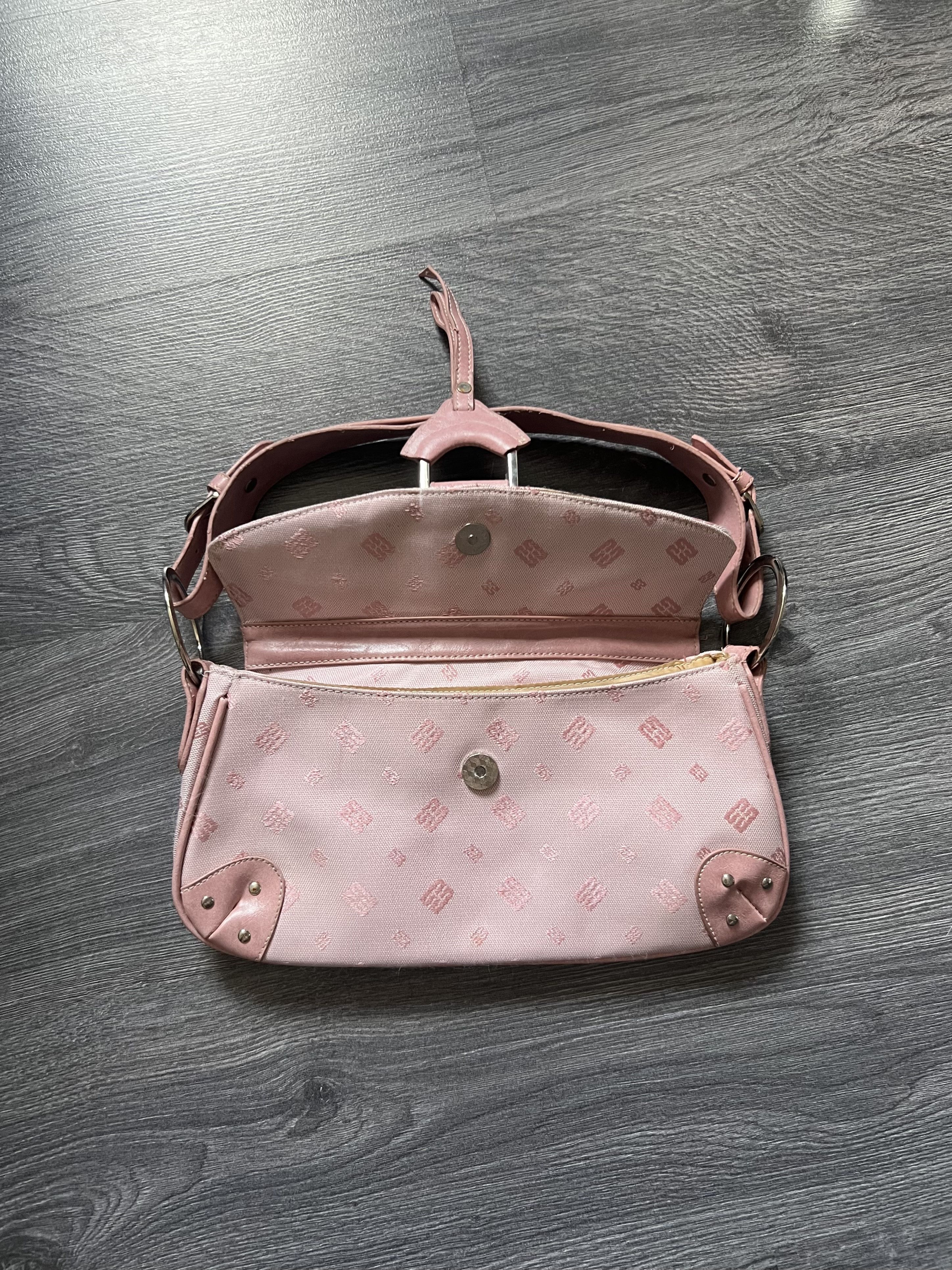 Vintage Vintage pink monogram shoulder bag y2k guess style Size ONE SIZE - 8 Thumbnail