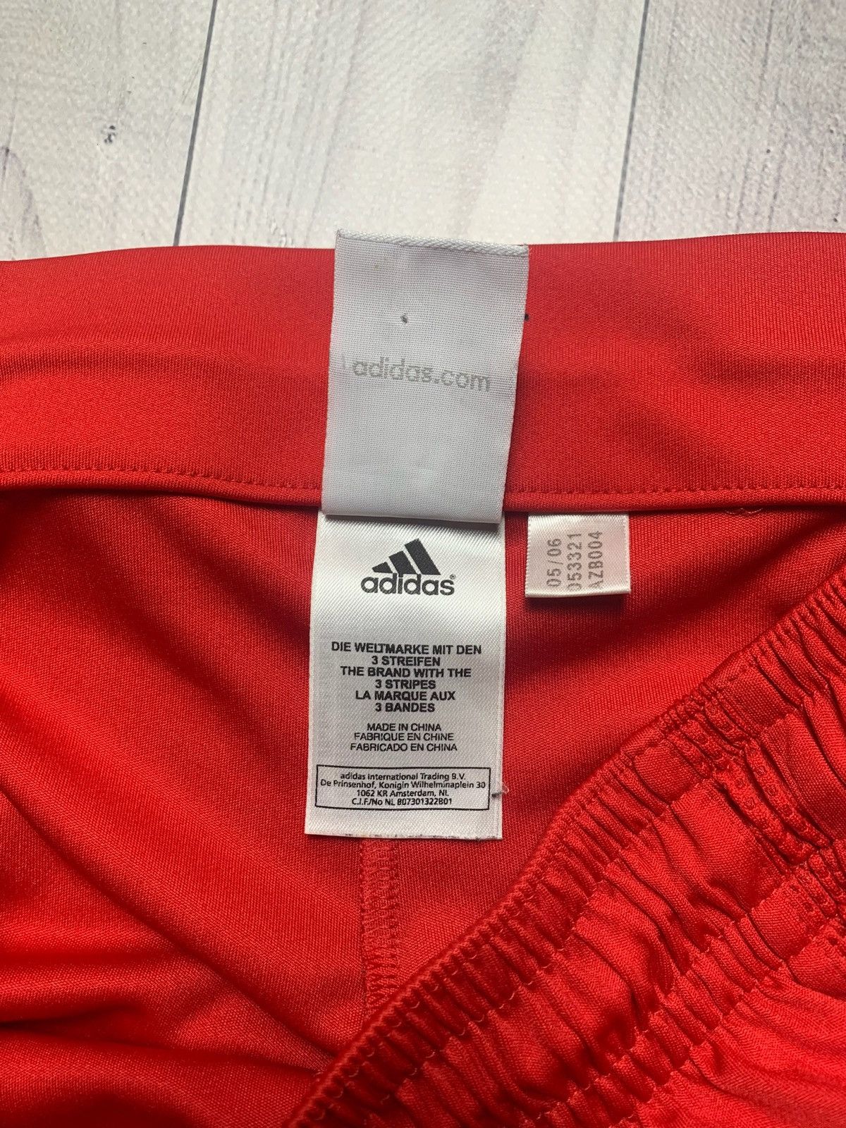 Adidas × Vintage Vintage adidas Liverpool soccer shorts size L/Xl Size US 36 / EU 52 - 4 Thumbnail