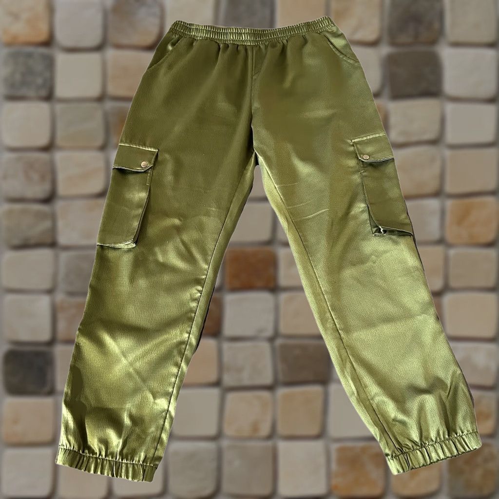 Vintage Time & Tru Cargo Joggers Women Medium 8-10 Army Green Pockets 30x27 Jogger Elastic Waist Rise High-Backed 27 Inseam KnIT Pants Casual Modern Womens Size 32" / US 10 / IT 46 - 1 Thumbnail