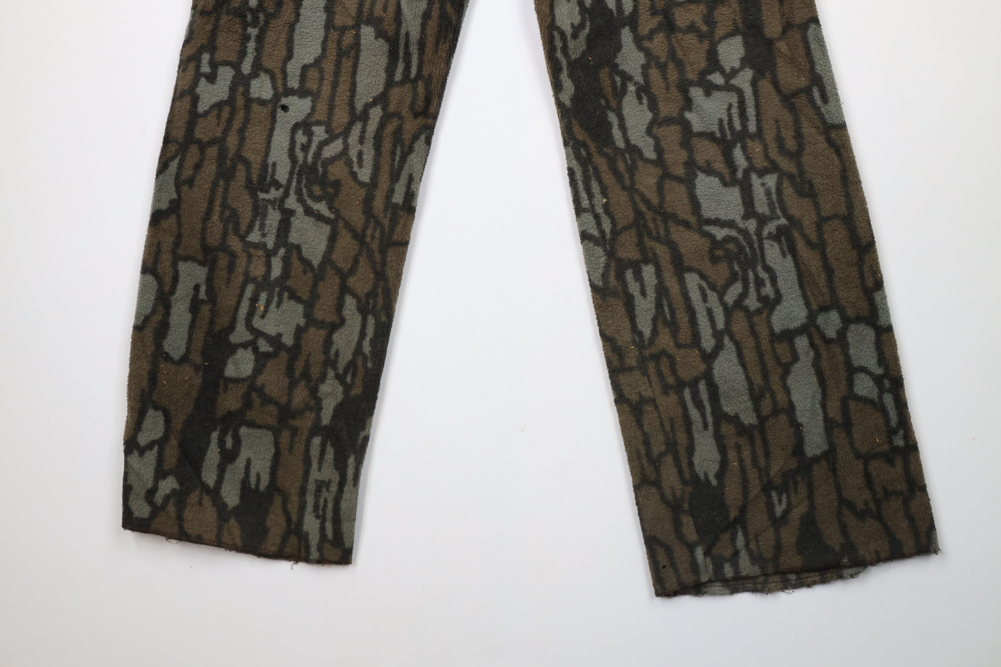 Vintage Vintage 90s Streetwear Trebark Camouflage Fleece Pants USA Size US 34 / EU 50 - 14 Thumbnail