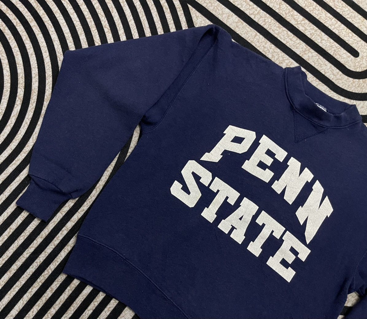Hanes 80s PENN STATE CREWNECK SPELL OUT FADED Size US S / EU 44-46 / 1 - 4 Thumbnail