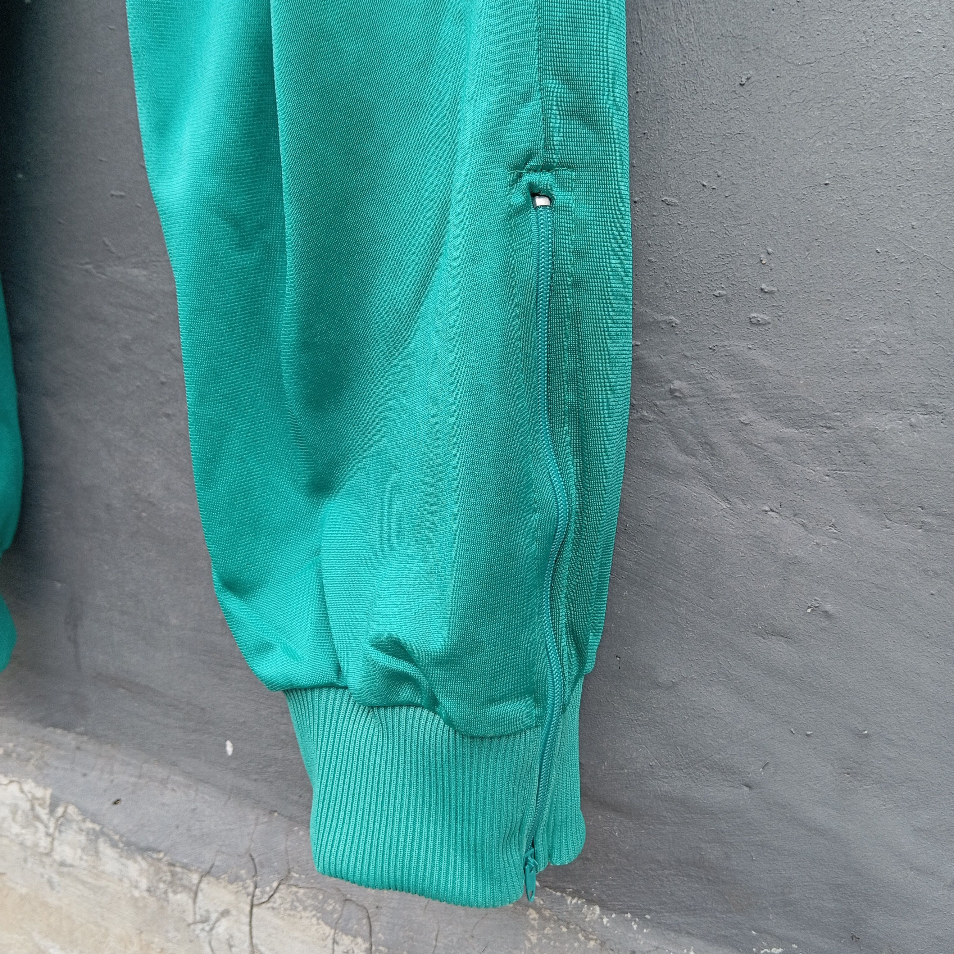Adidas vintage adidas liverpool trackpants soccer world cup Size US 32 / EU 48 - 6 Thumbnail