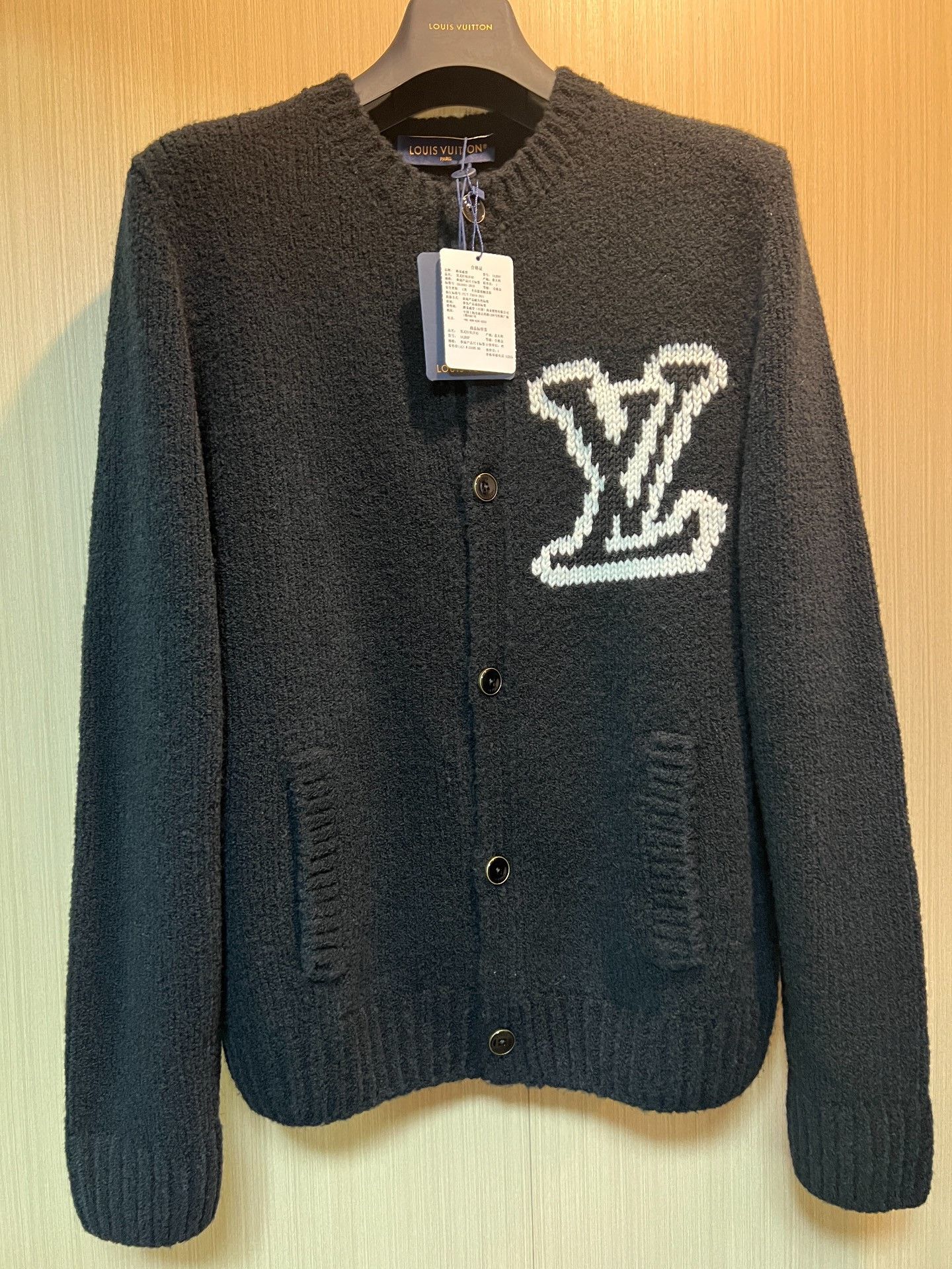 Louis Vuitton Louis Vuitton LV Logo Teddy Cardigan Size M Size US M / EU 48-50 / 2 - 1 Thumbnail