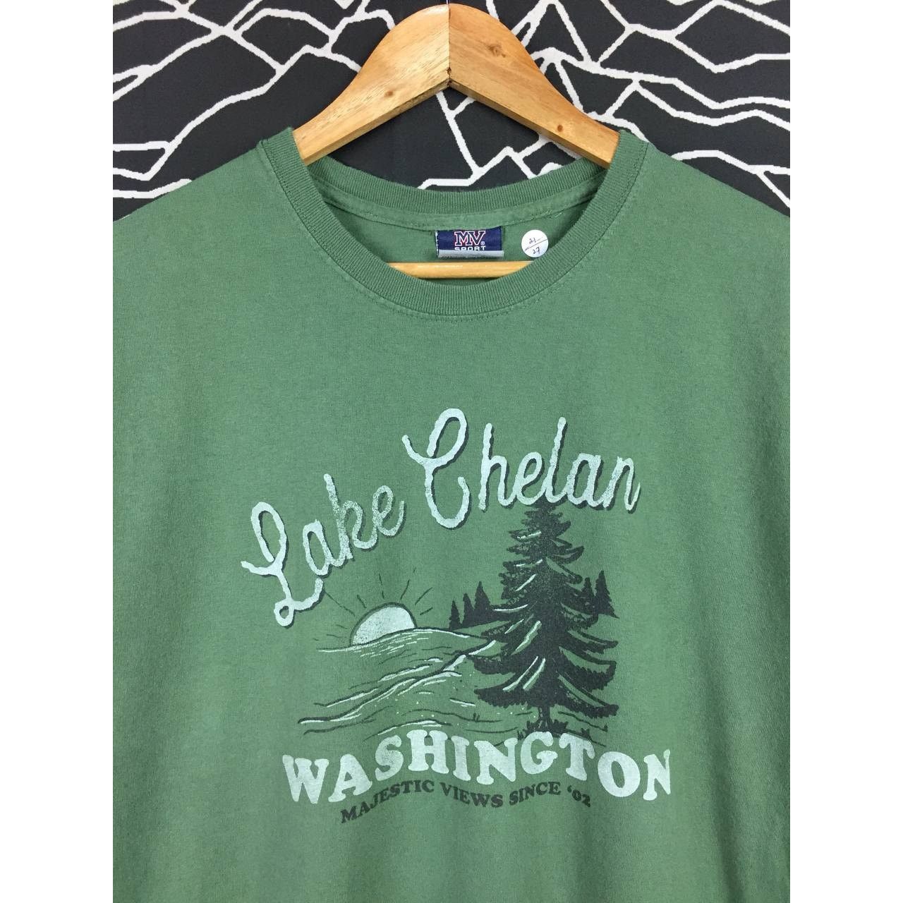 Vintage MV Sport Lake Chelan Washington Majestic Views Since 02 Tee Size US L / EU 52-54 / 3 - 3 Thumbnail