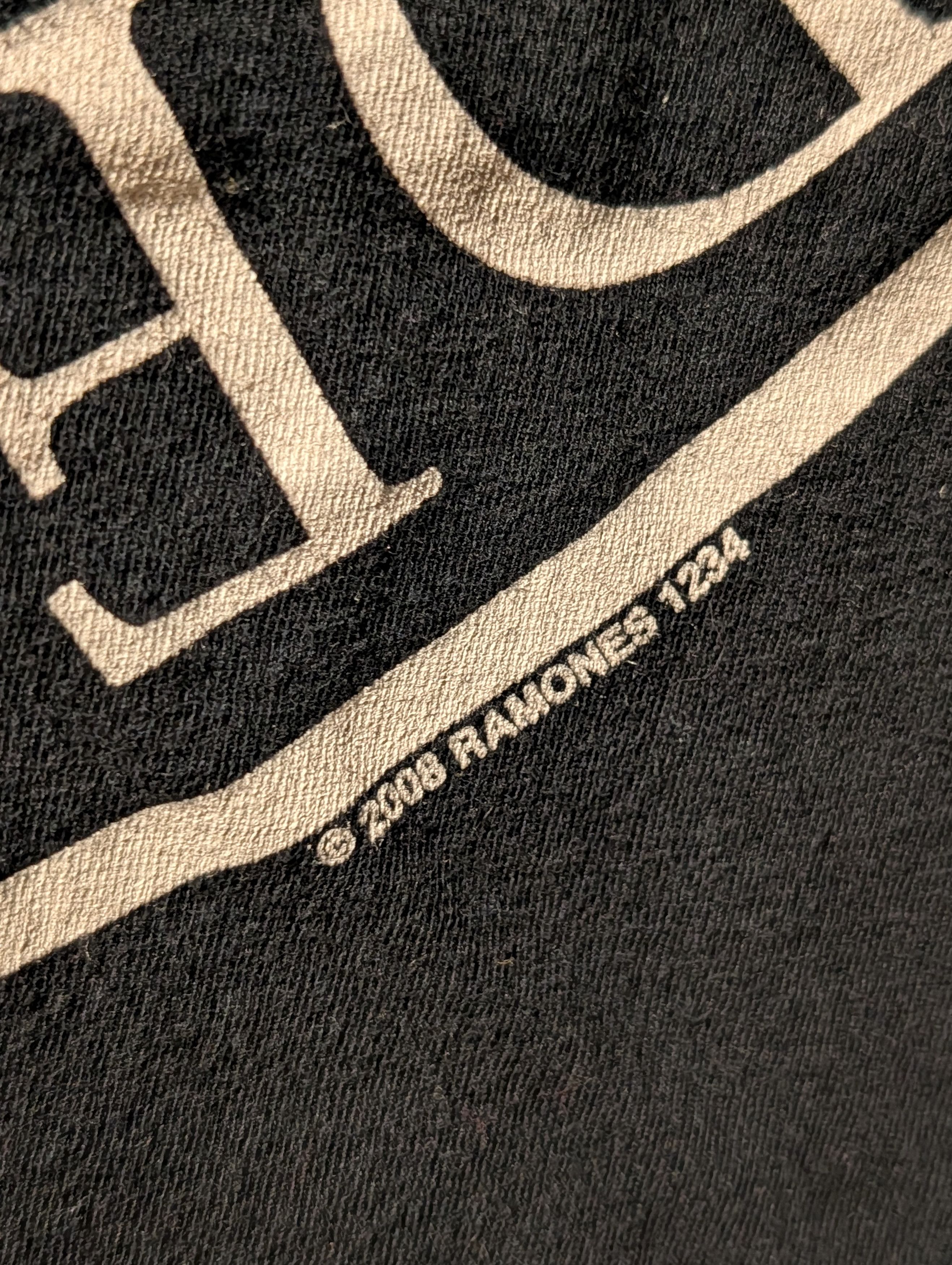 Band Tees Vintage 2008 Ramones Band Cast Black X-Large T-Shirt Size US XL / EU 56 / 4 - 5 Thumbnail