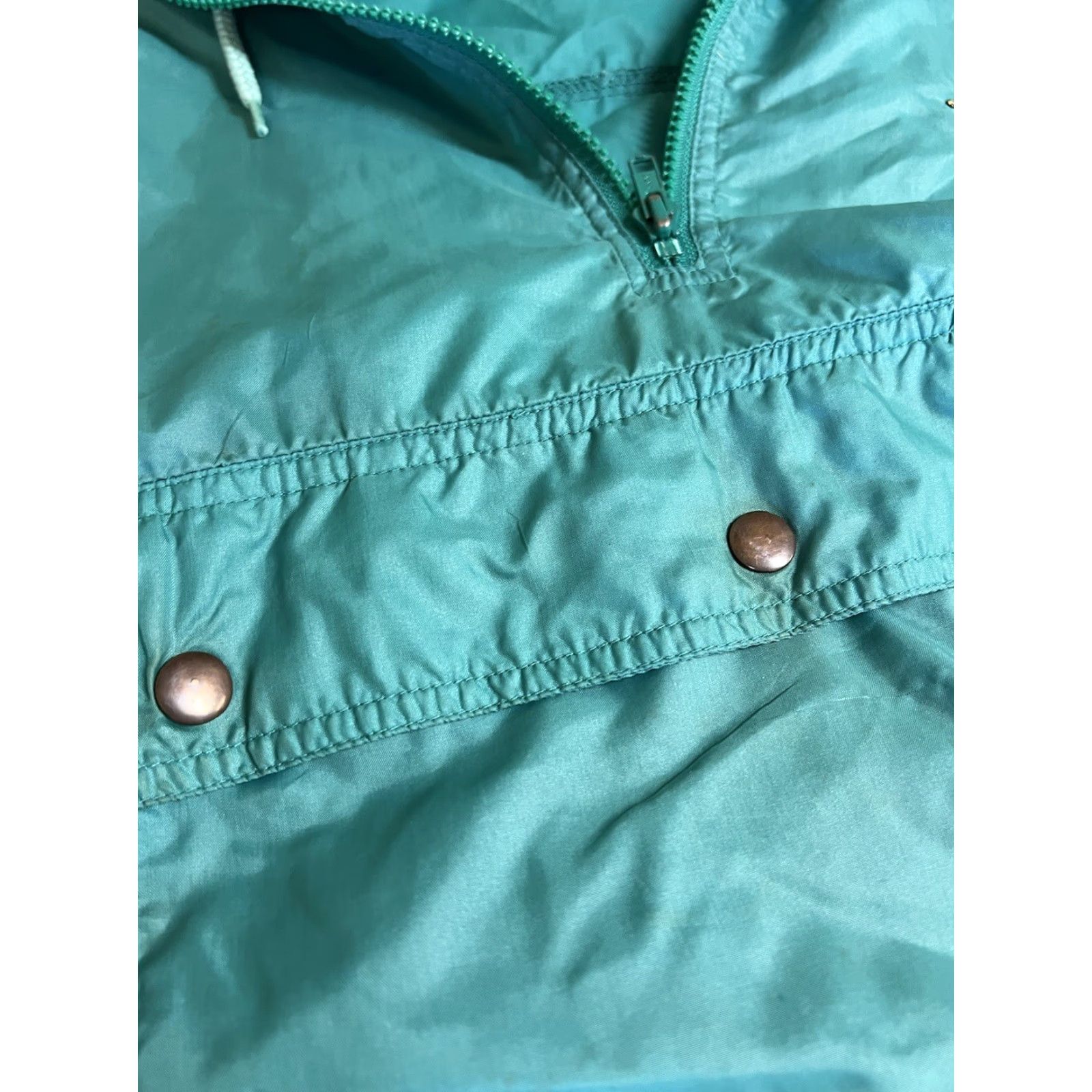 Izod VINTAGE IZOD Windbreaker Jacket Hooded Green Nylon | Unisex Adults L | Lightweight Water Resistant Pockets Crest Logo Size US L / EU 52-54 / 3 - 6 Thumbnail