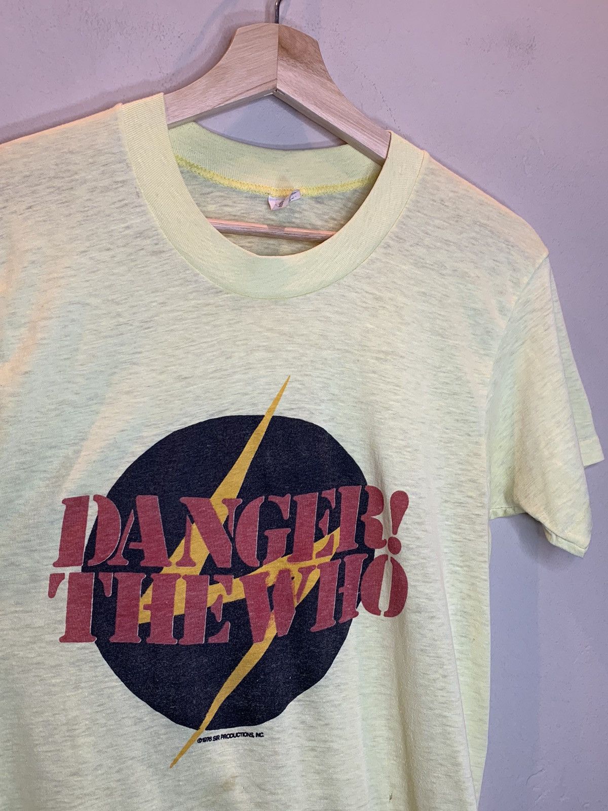 Band Tees *RARE* Vintage 70’s The Who Danger! Single Stitch Band Shirt Size US M / EU 48-50 / 2 - 2 Thumbnail