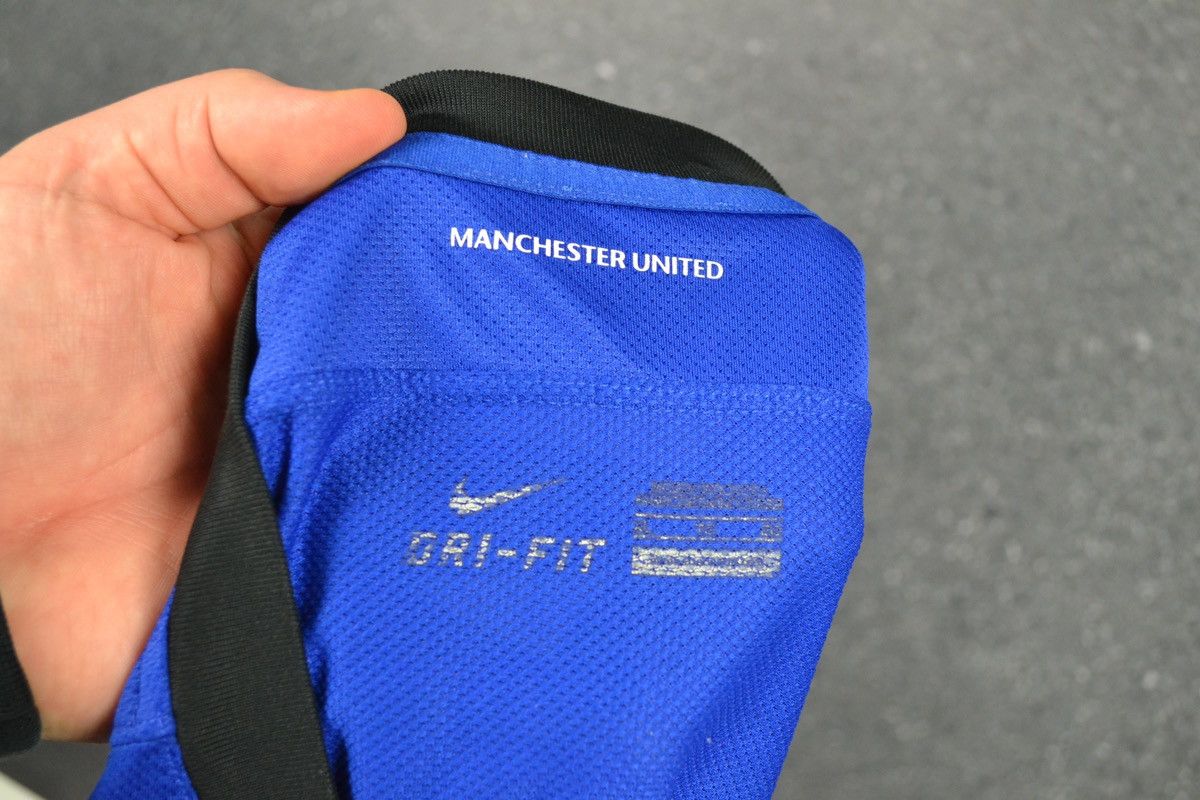 Nike Manchester United 2012 Away Football Shirt Nike Soccer Size US XL / EU 56 / 4 - 11 Thumbnail