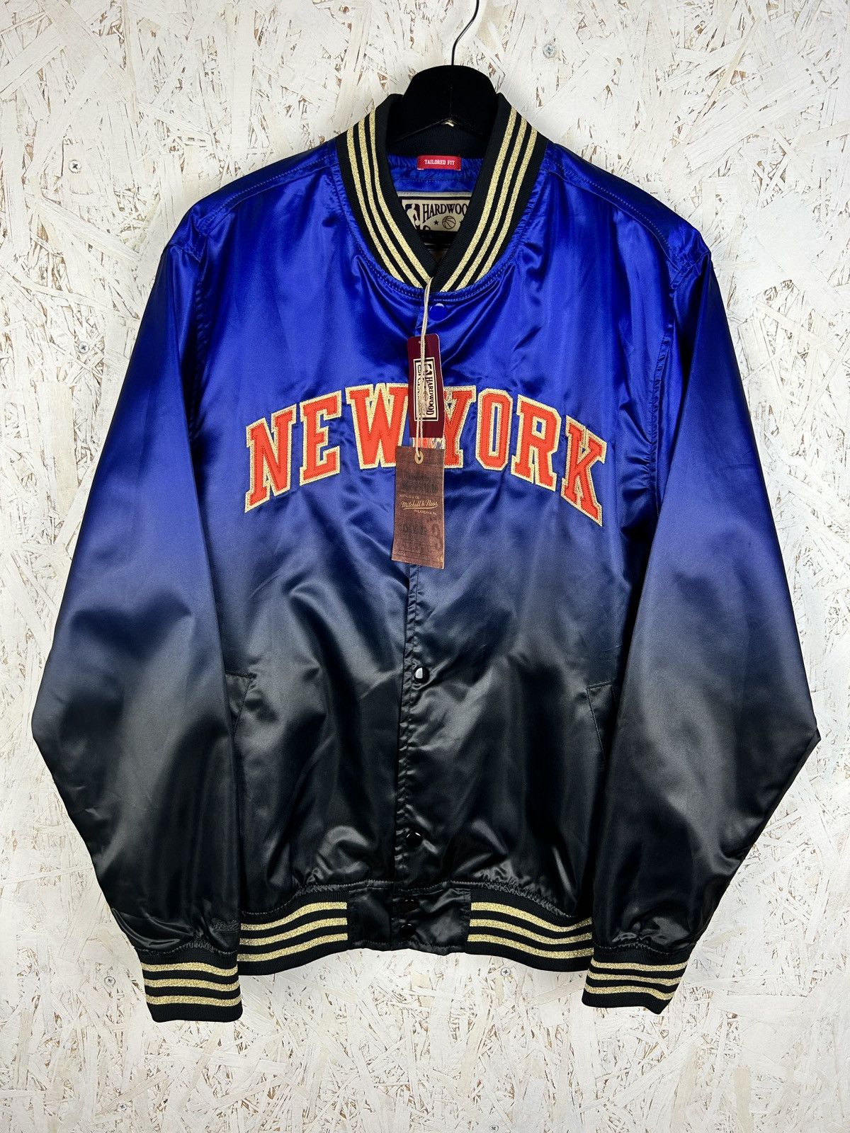 Mitchell & Ness NWT Mitchell & Ness CNY 2018 Warriors NBA Satin Jacket L Size US L / EU 52-54 / 3 - 1 Thumbnail